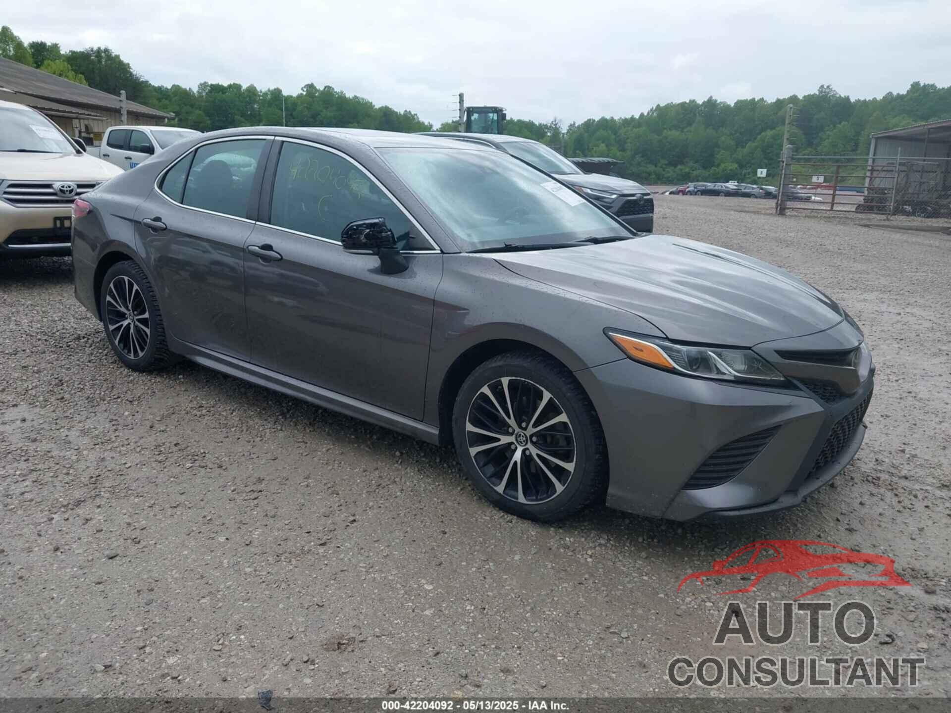 TOYOTA CAMRY 2018 - 4T1B11HK0JU097935