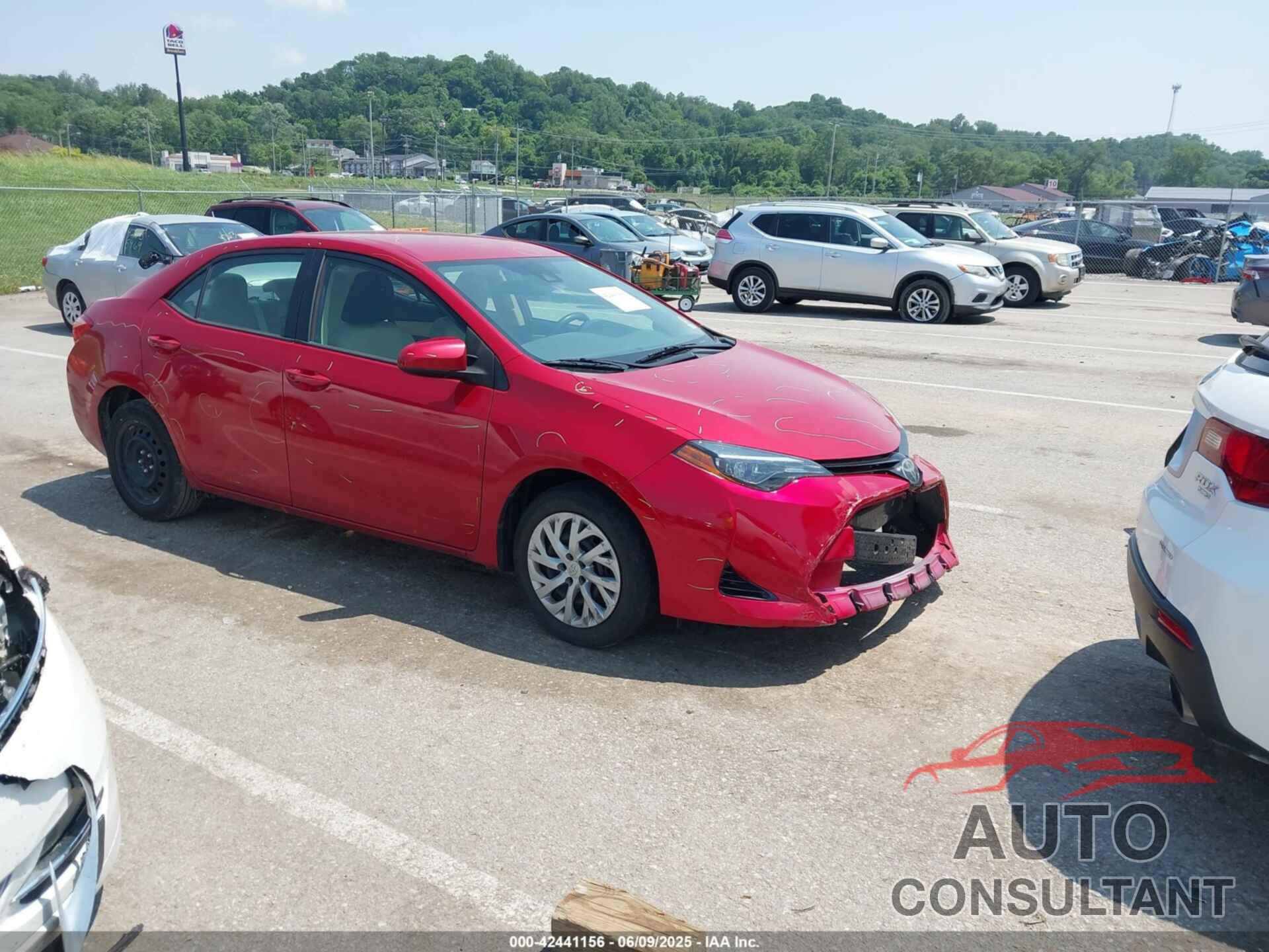 TOYOTA COROLLA 2018 - 5YFBURHE4JP847127