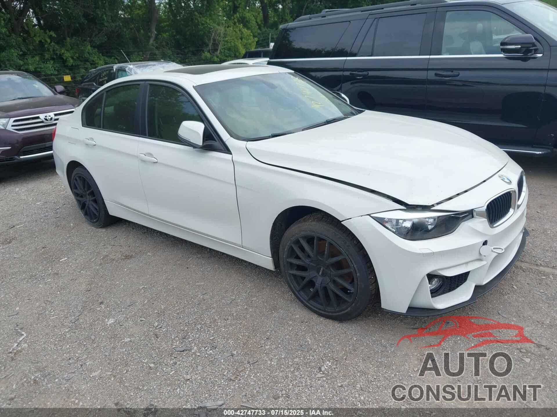 BMW 328I 2013 - WBA3B5C5XDJ598557
