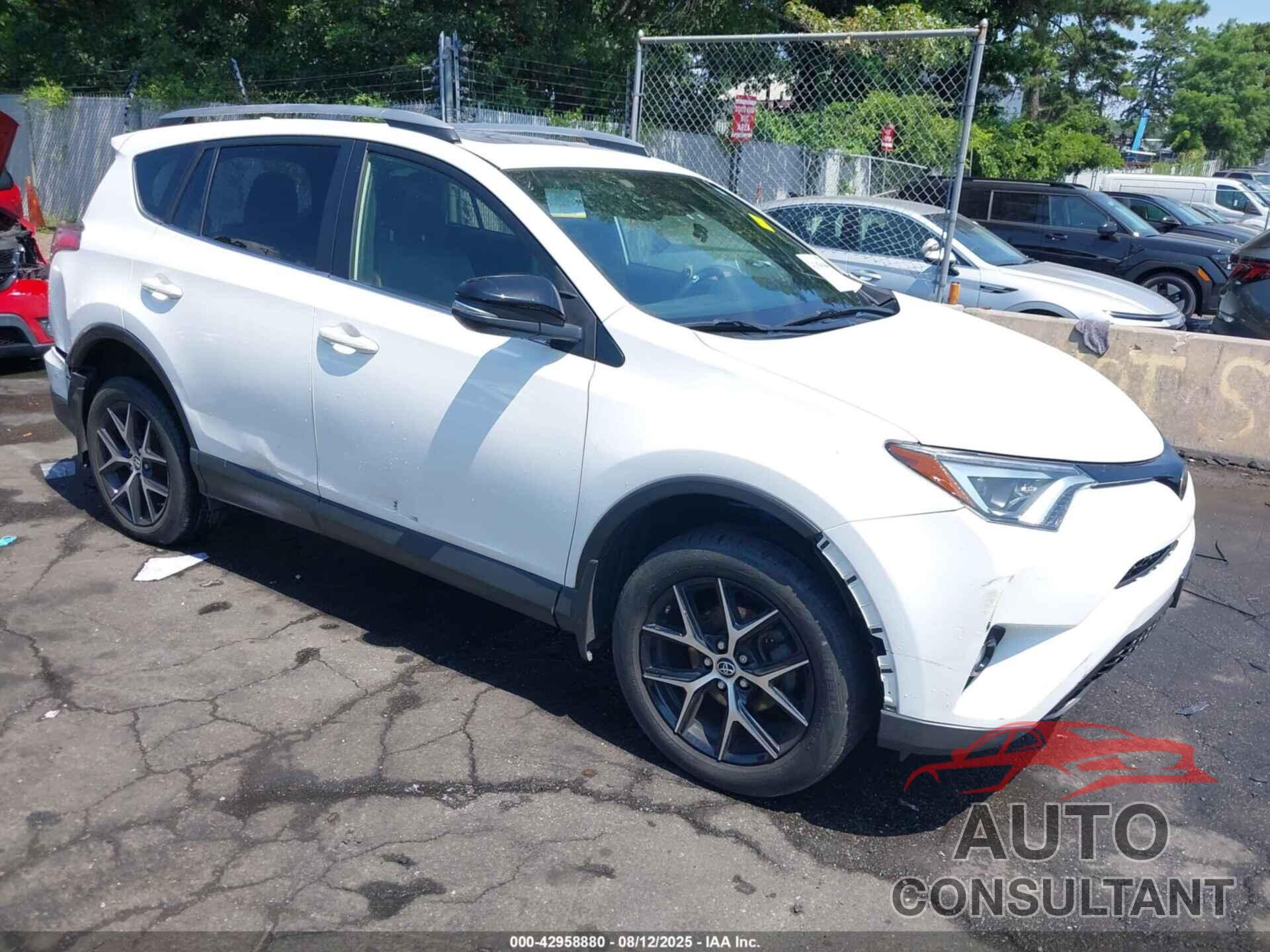 TOYOTA RAV4 2018 - JTMJFREV7JJ257924