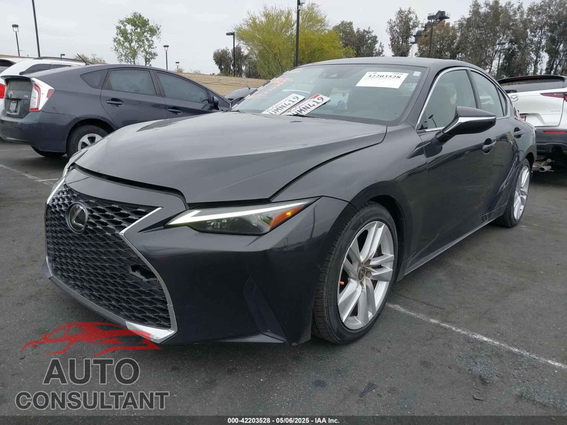 LEXUS IS 300 2021 - JTHAA1D29M5111530