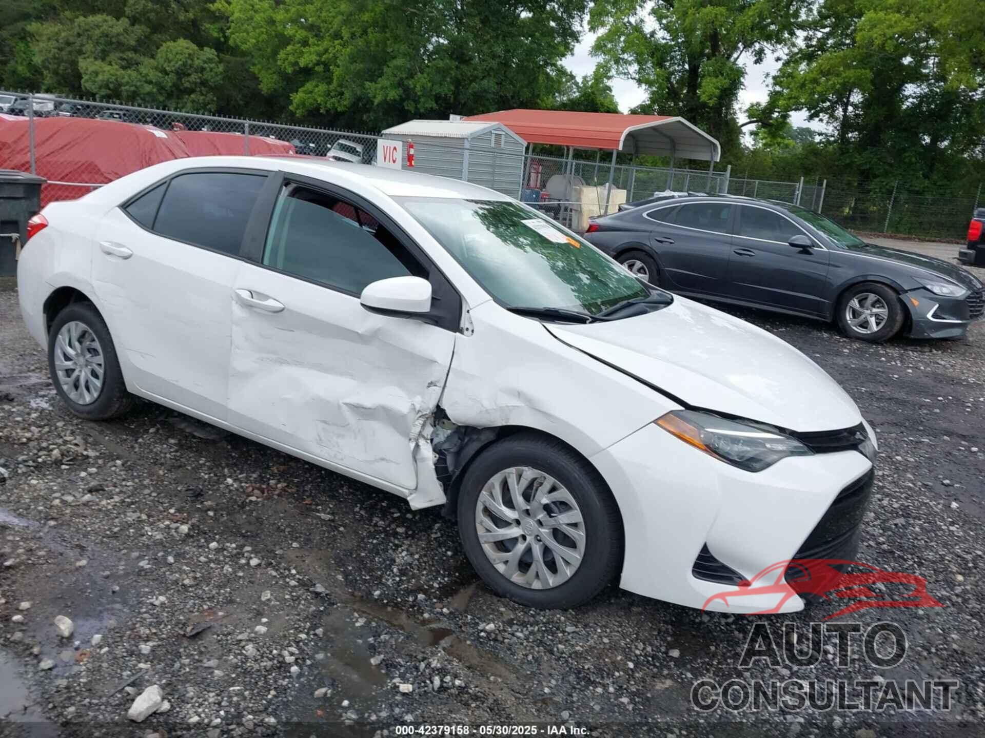 TOYOTA COROLLA 2018 - 5YFBURHEXJP850856