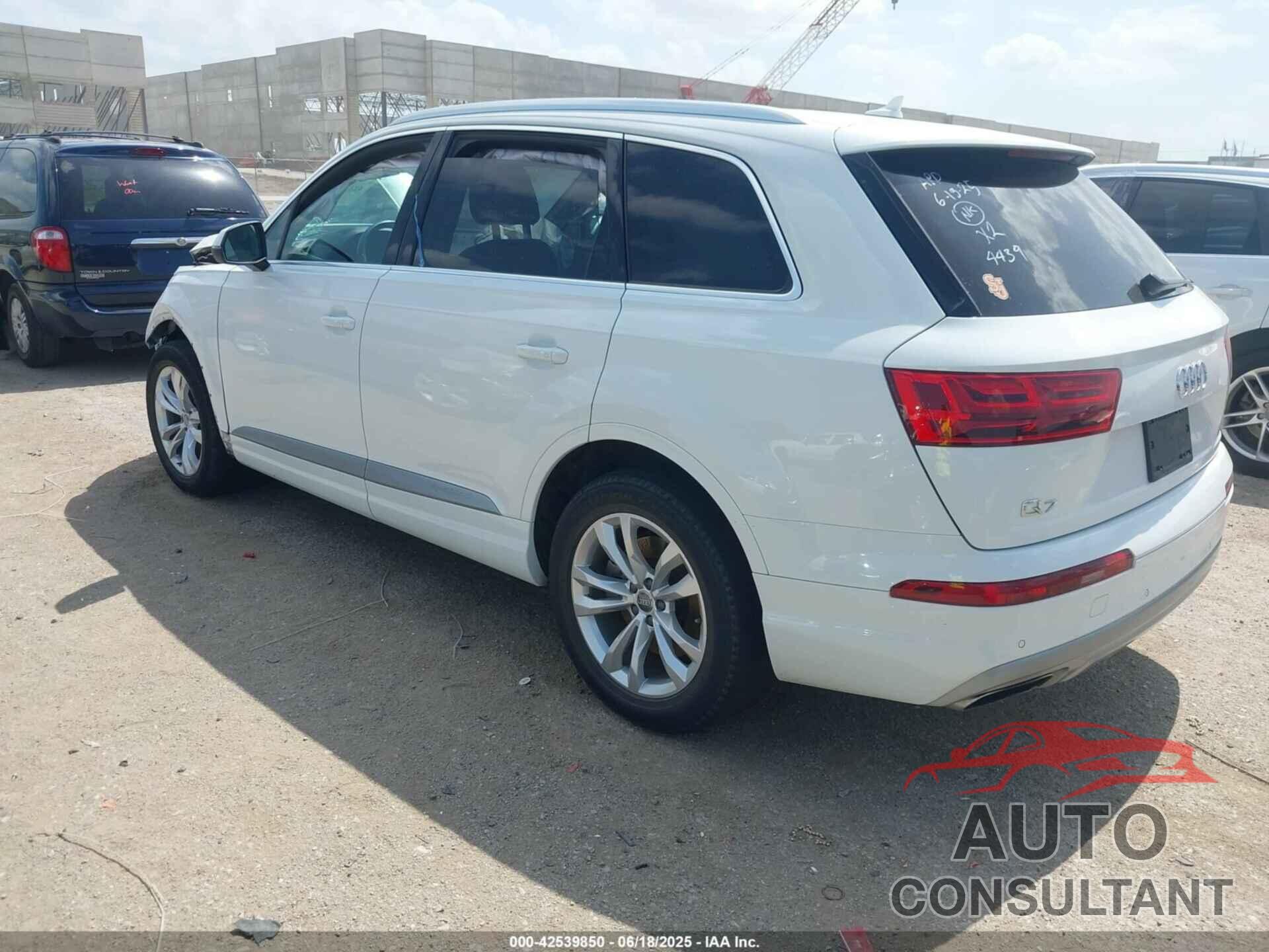 AUDI Q7 2019 - WA1LAAF75KD044439