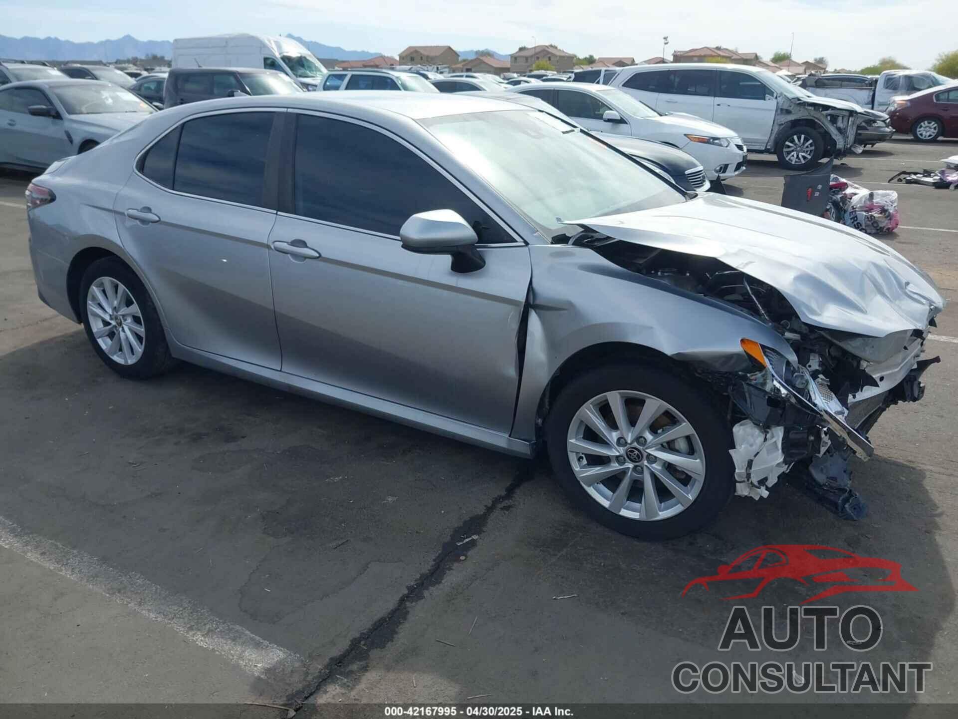 TOYOTA CAMRY 2022 - 4T1C11AK8NU649637