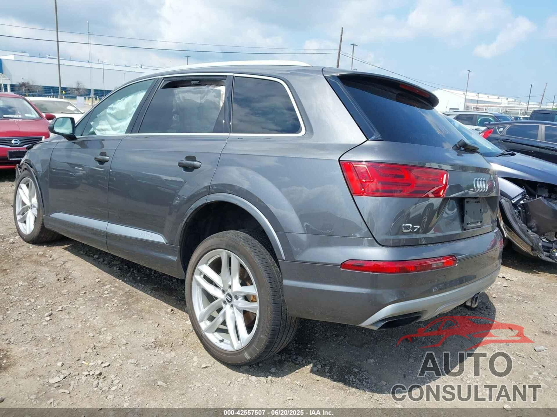 AUDI Q7 2018 - WA1VAAF75JD036199