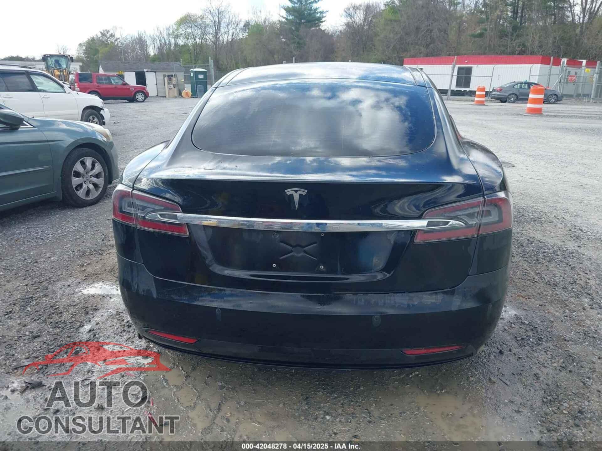 TESLA MODEL S 2017 - 5YJSA1E1XHF210843