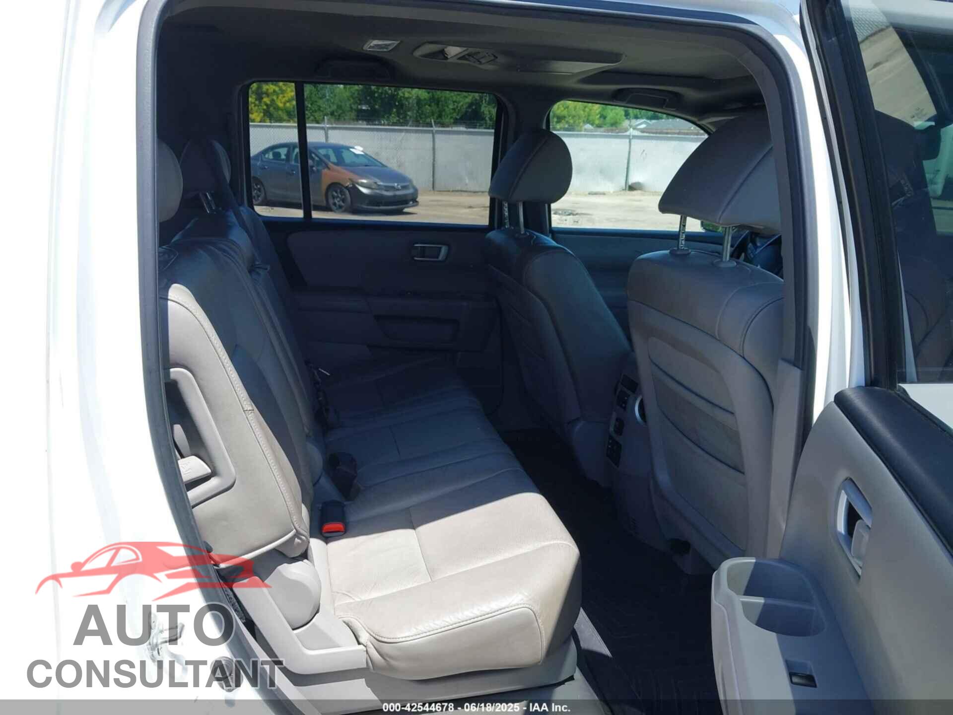 HONDA PILOT 2010 - 5FNYF4H60AB006465