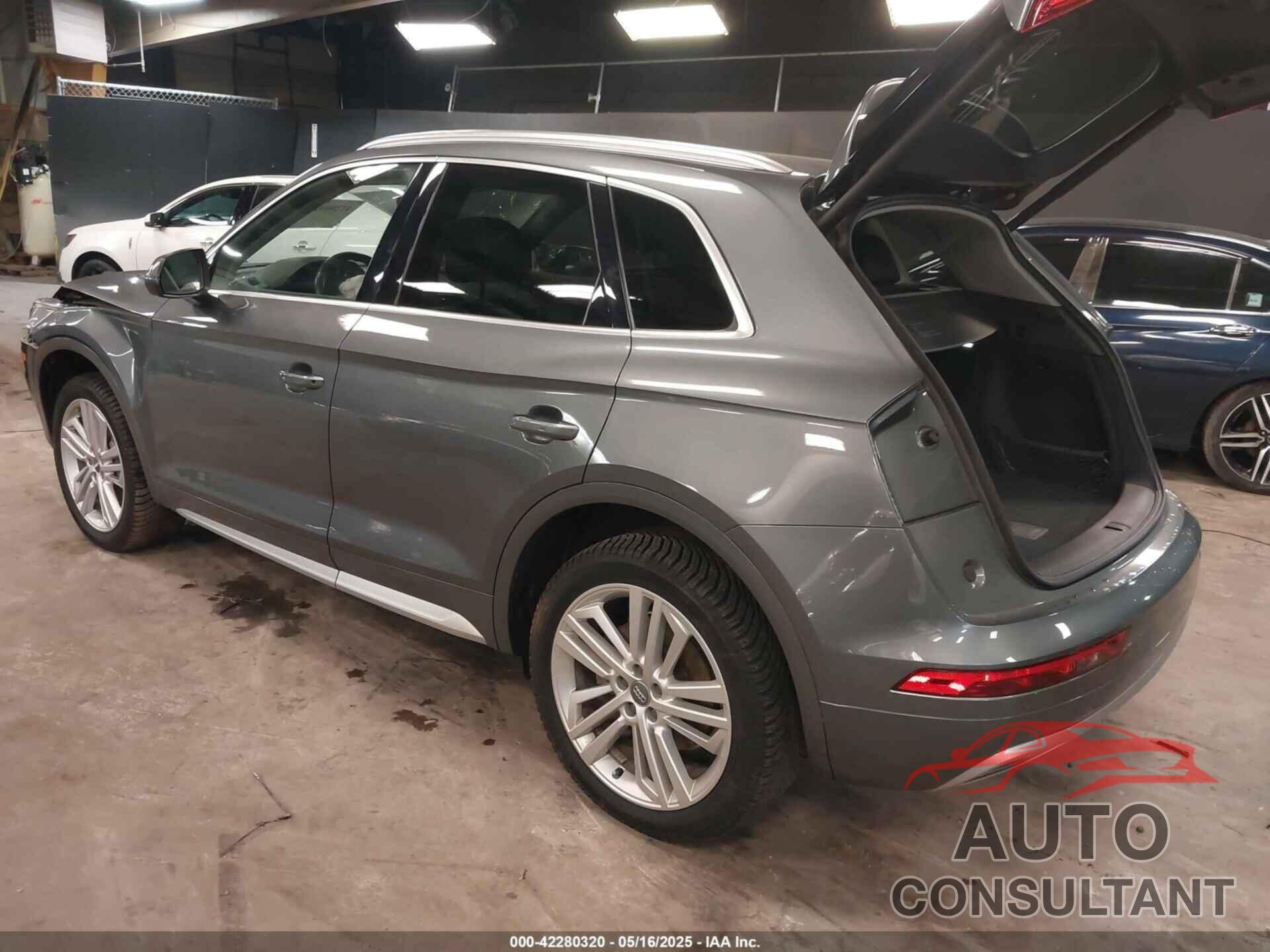 AUDI Q5 2018 - WA1BNAFY3J2238745