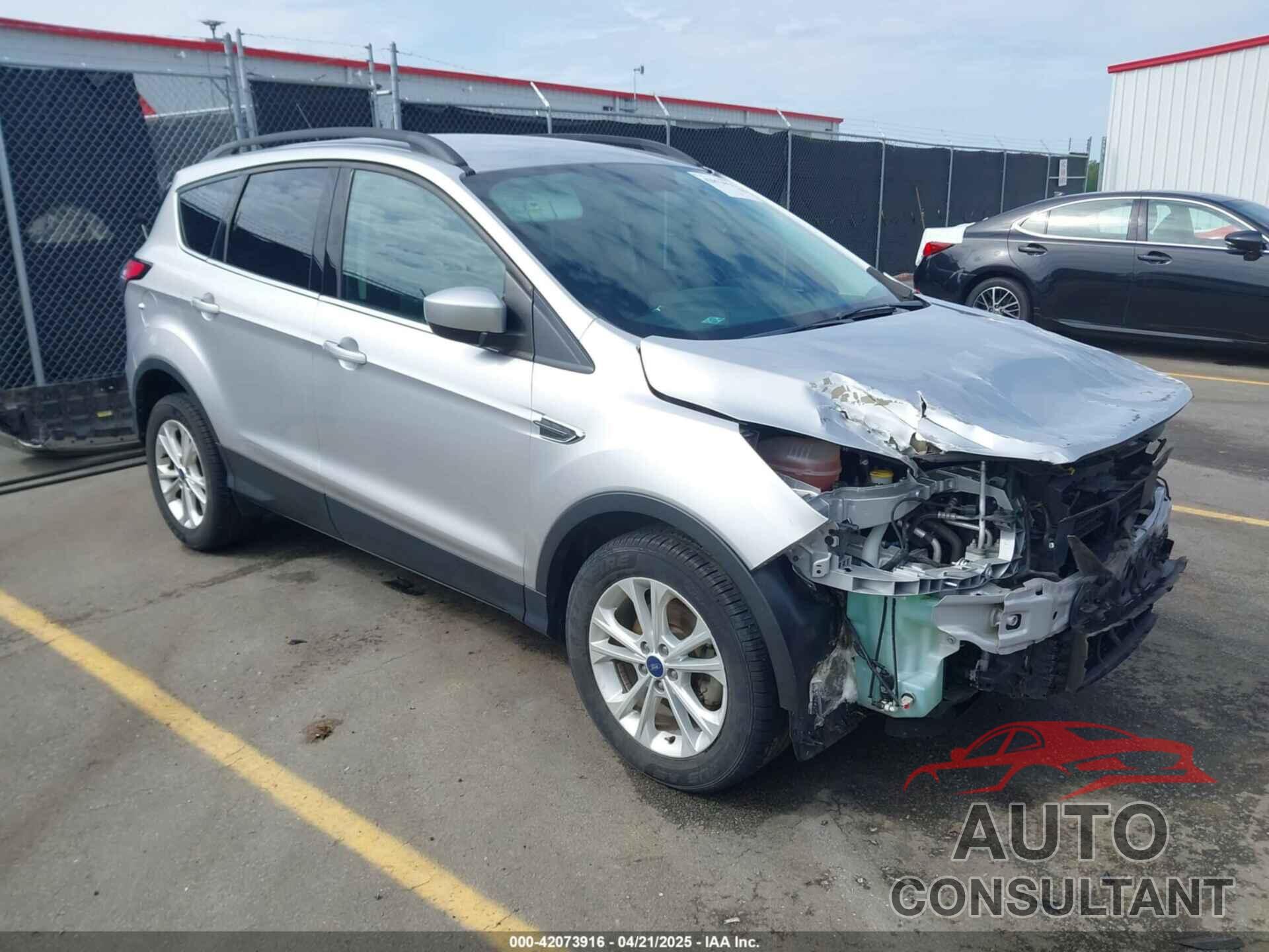 FORD ESCAPE 2017 - 1FMCU0GD2HUC63942