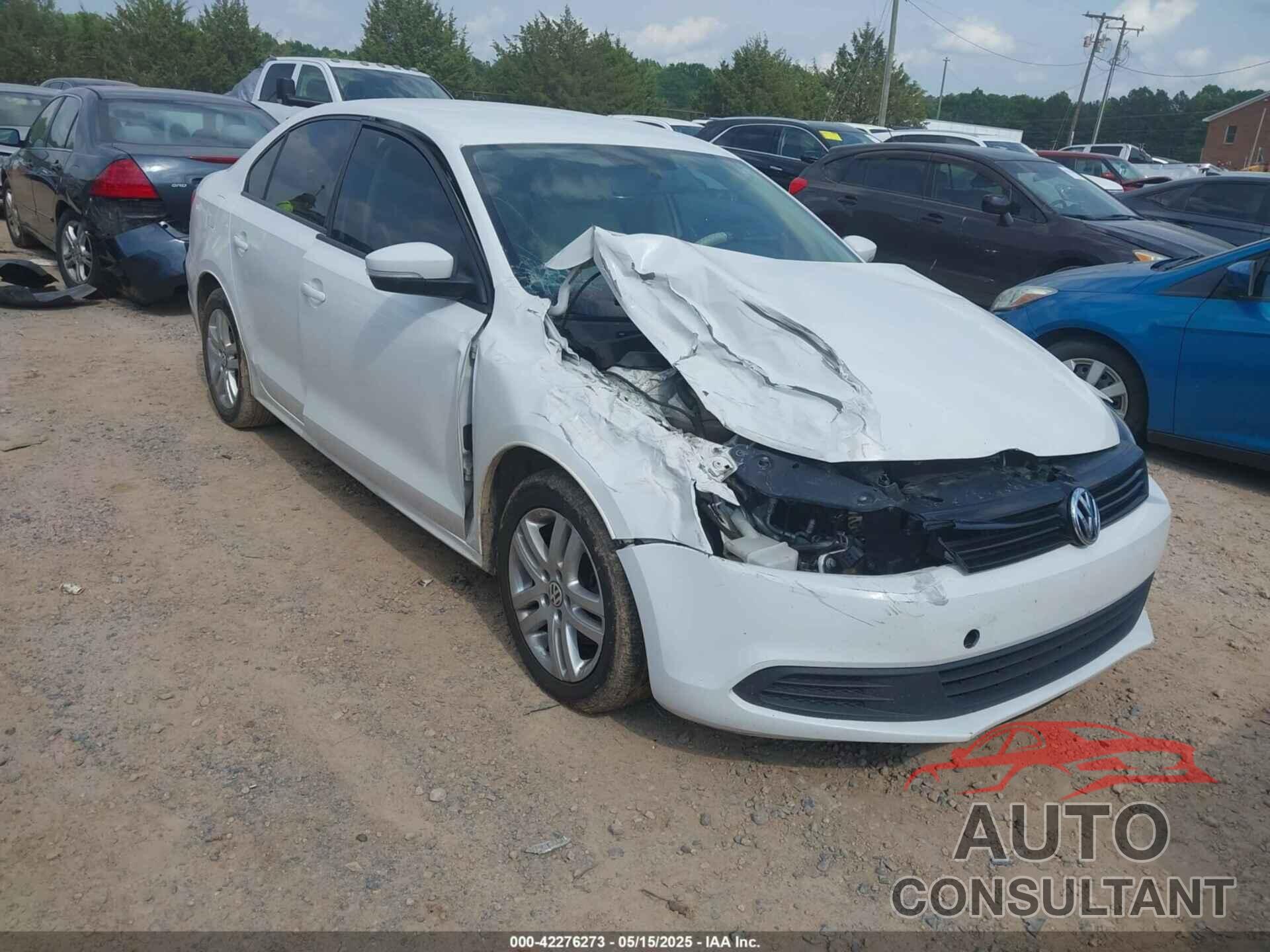 VOLKSWAGEN JETTA 2011 - 3VWDX7AJ9BM352889