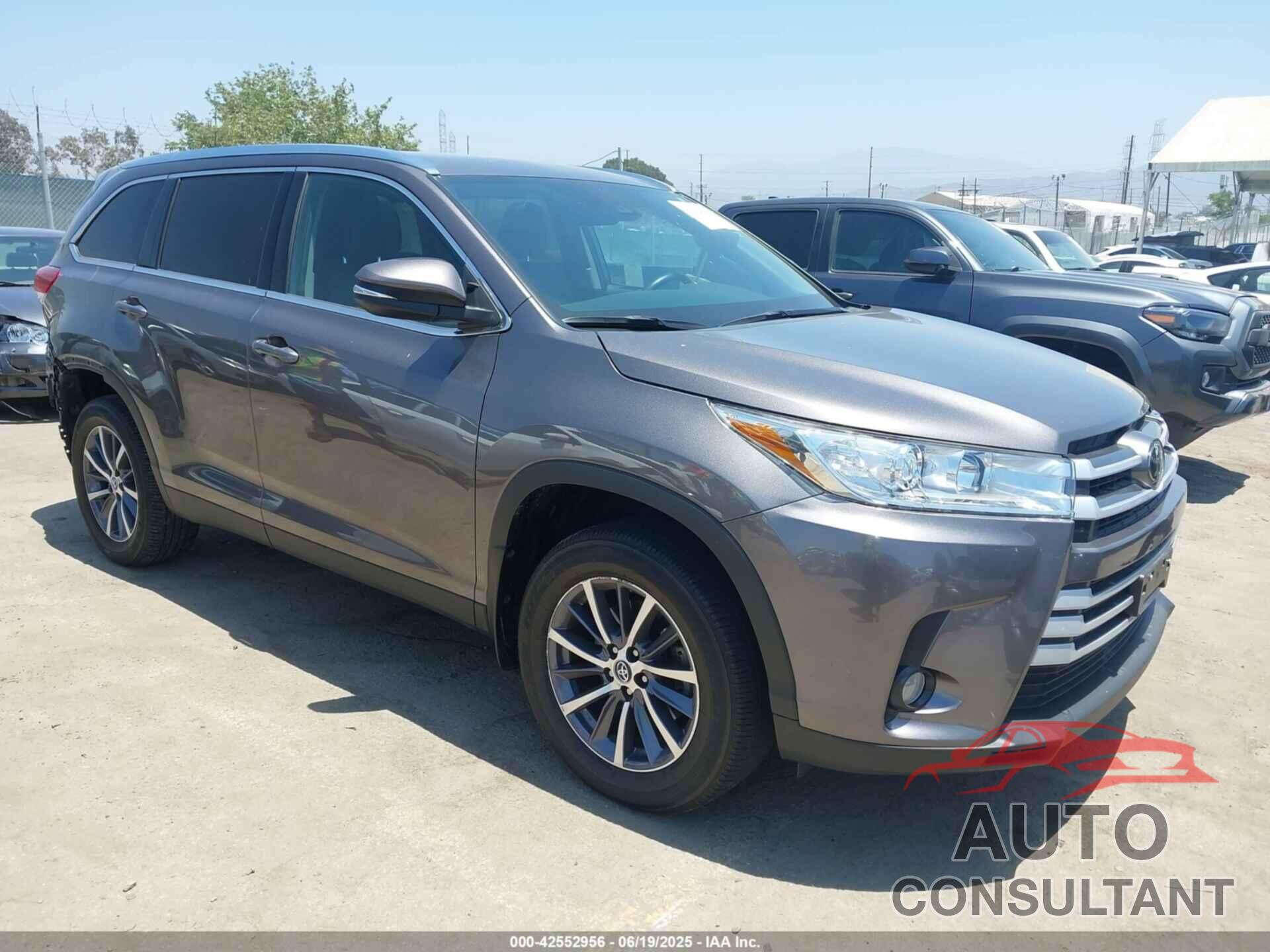 TOYOTA HIGHLANDER 2019 - 5TDJZRFHXKS712771
