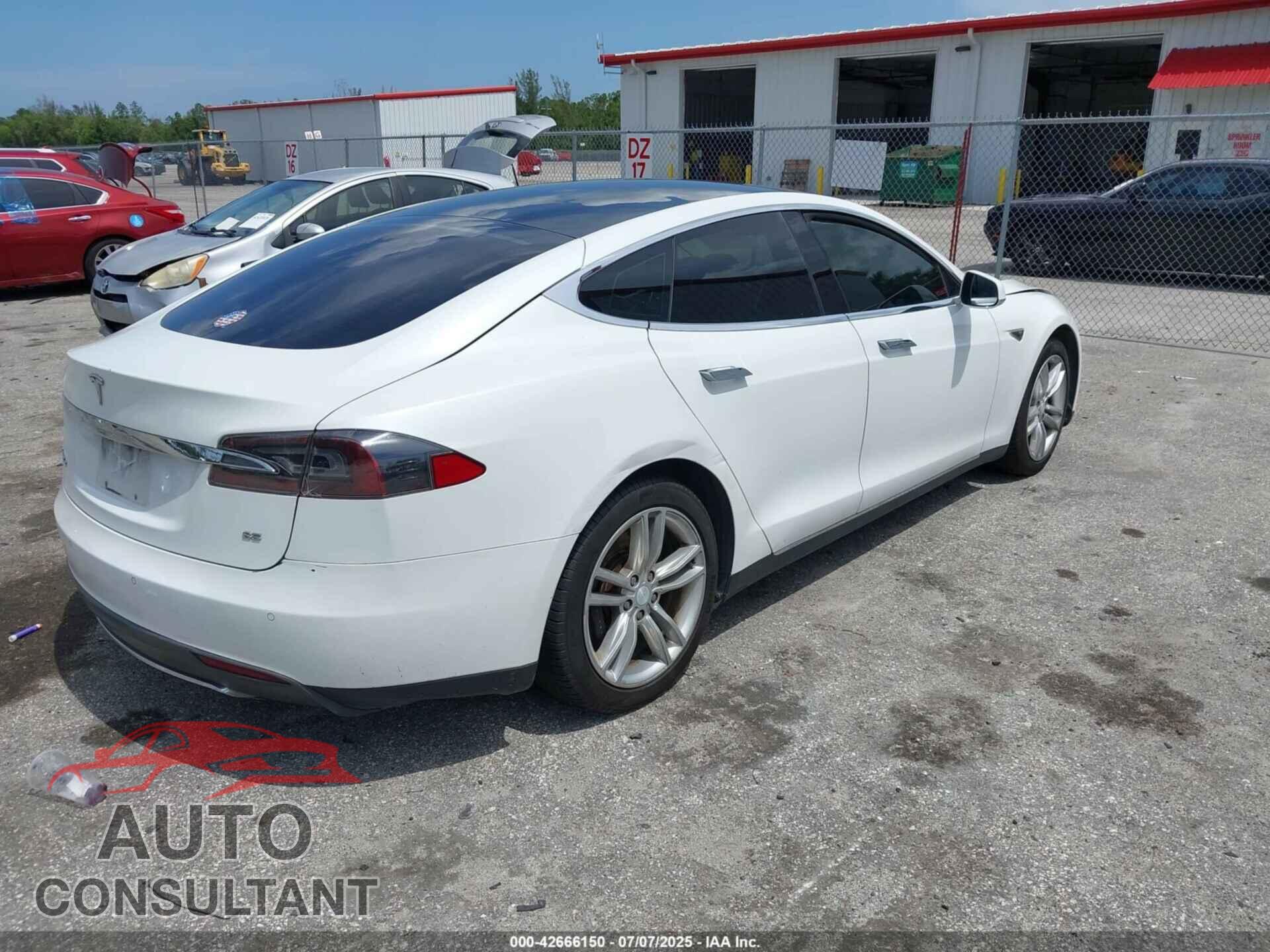 TESLA MODEL S 2013 - 5YJSA1CN5DFP20940