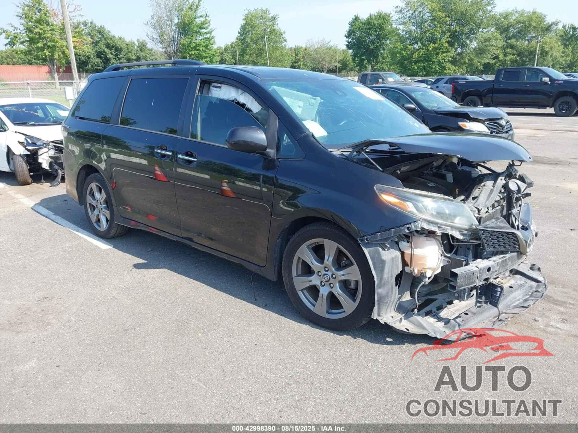 TOYOTA SIENNA 2018 - 5TDXZ3DC1JS944849