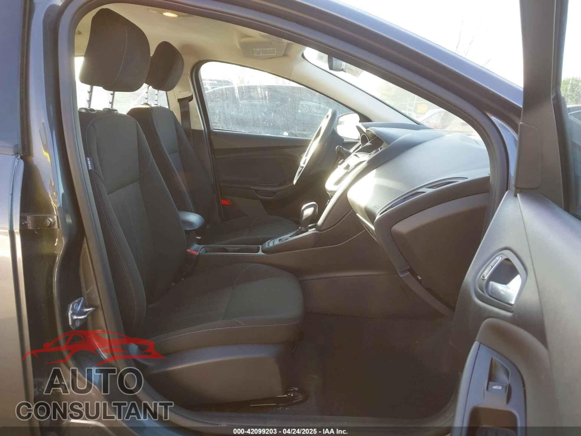 FORD FOCUS 2016 - 1FADP3F2XGL207906