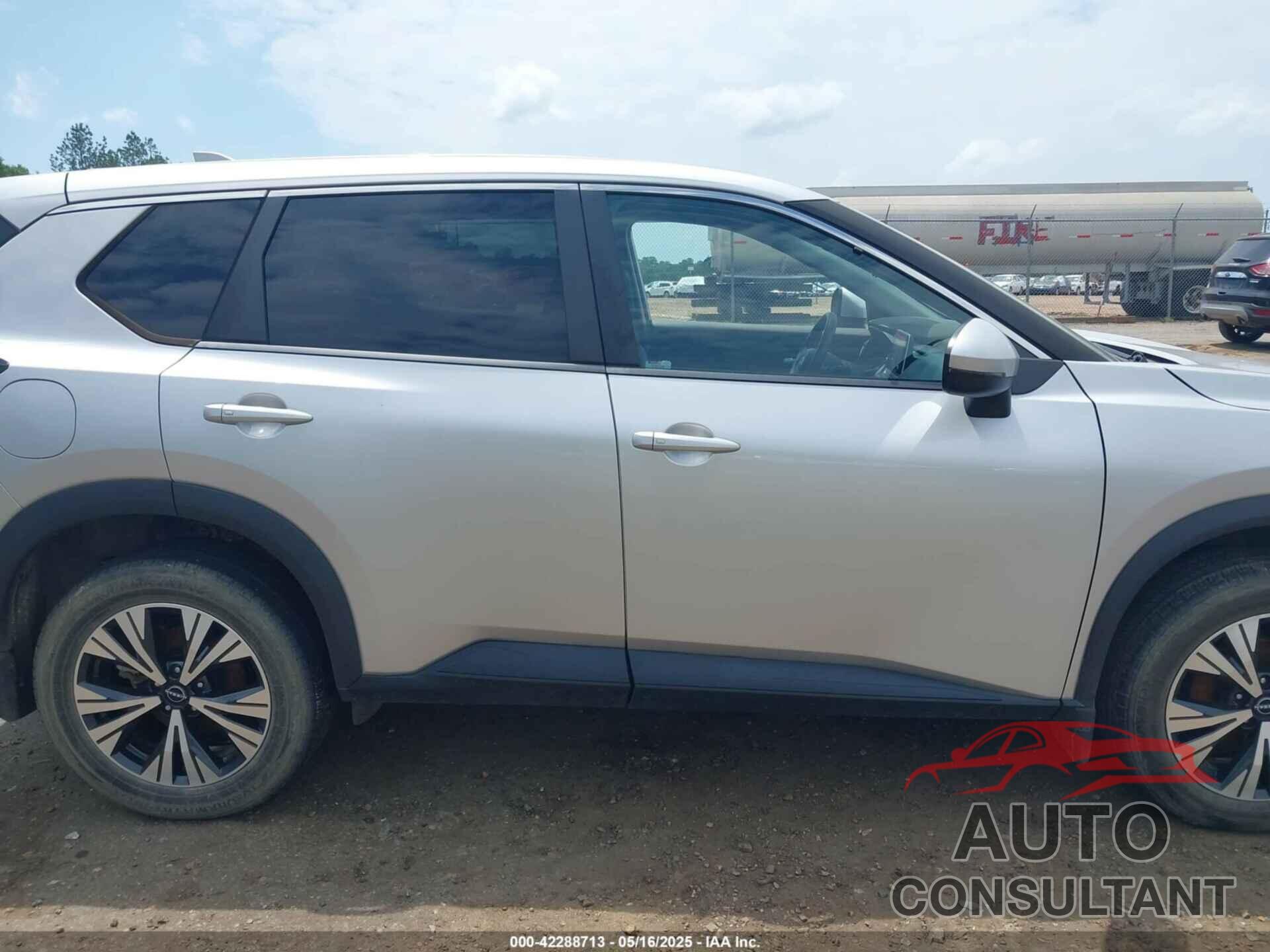 NISSAN ROGUE 2022 - 5N1BT3BA9NC687584