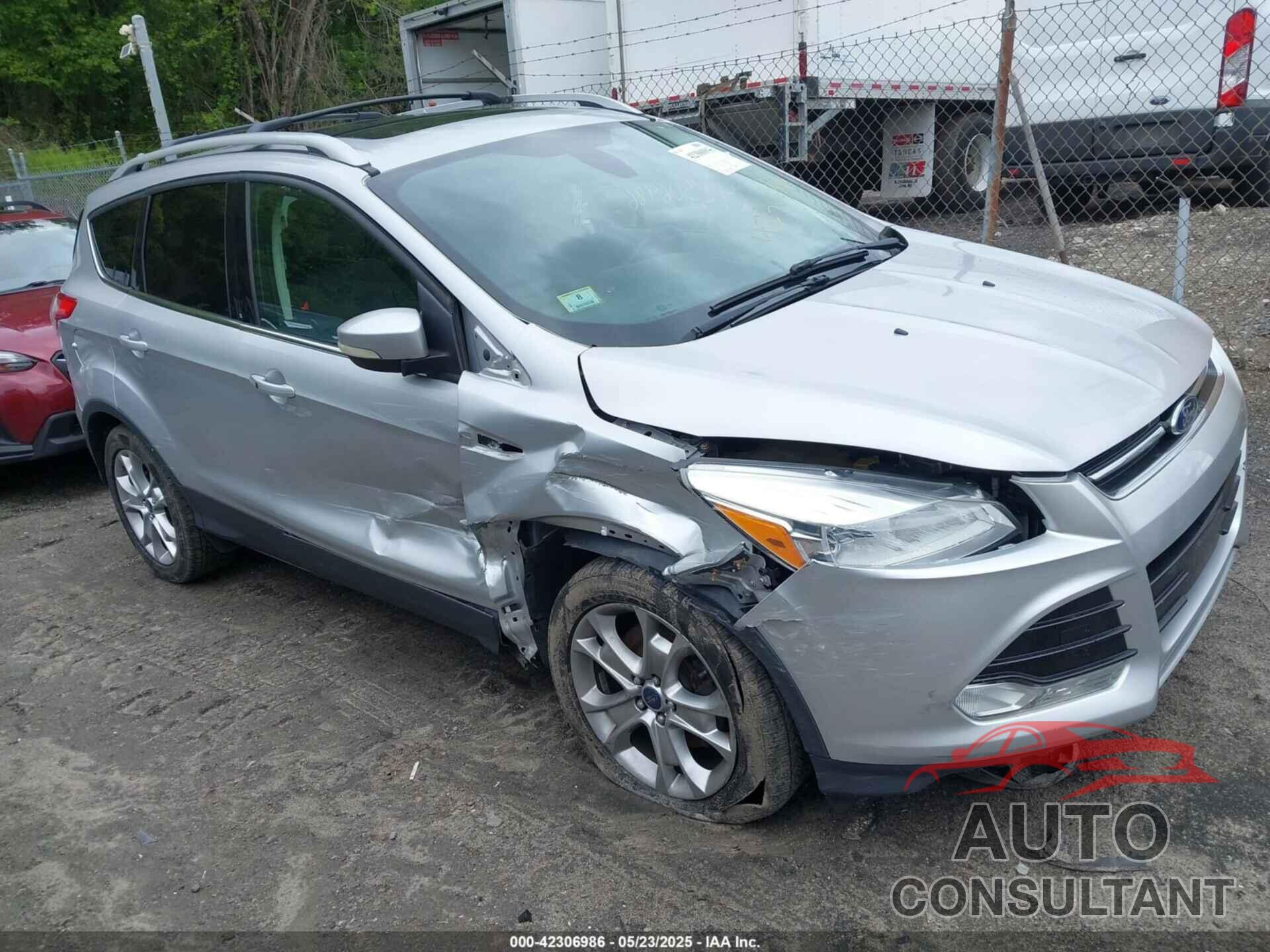 FORD ESCAPE 2015 - 1FMCU9J91FUA85771