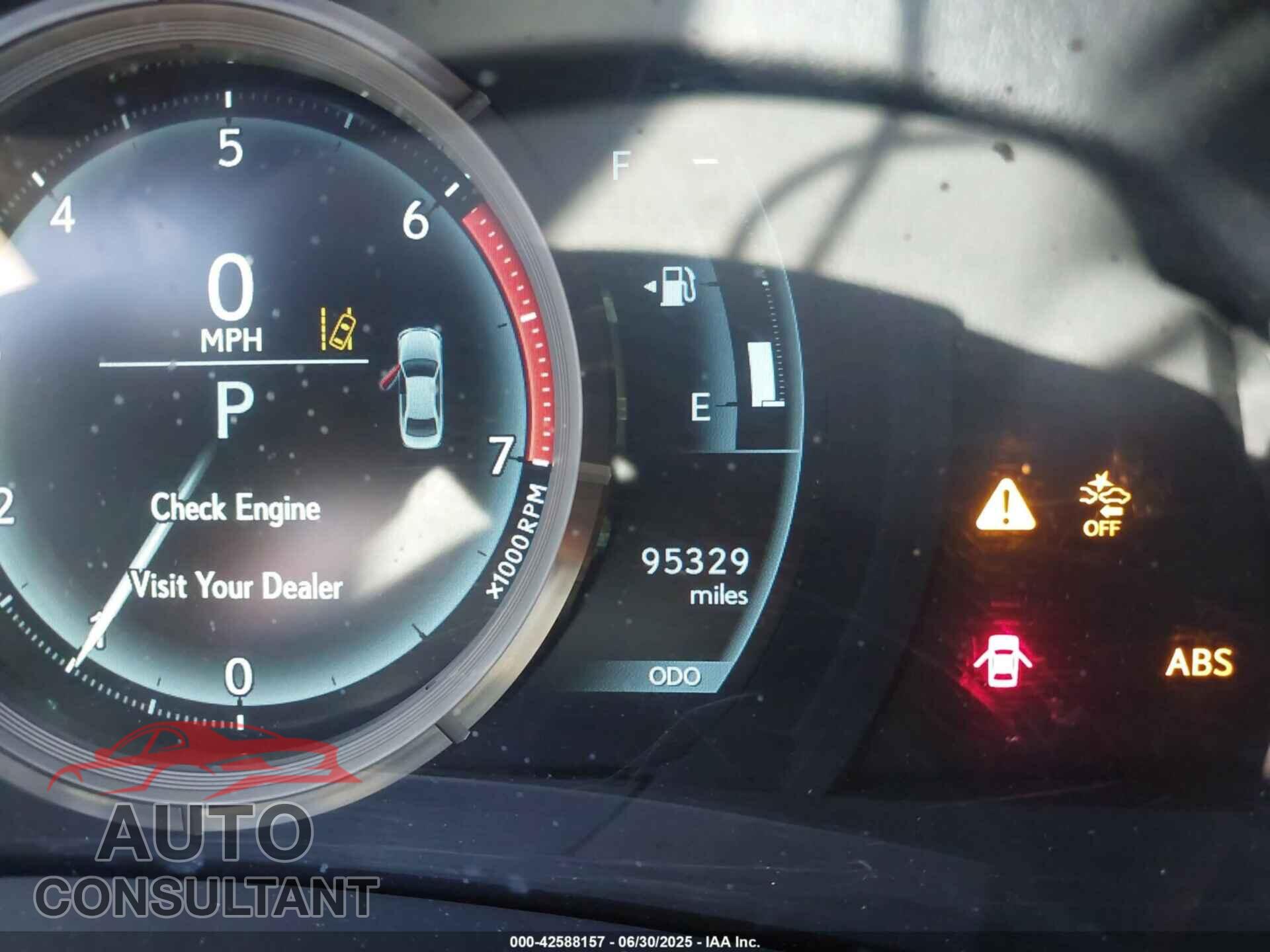 LEXUS IS 300 2018 - JTHBA1D24J5075813