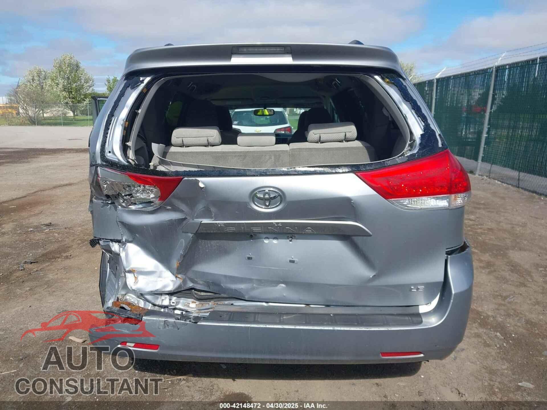 TOYOTA SIENNA 2013 - 5TDKK3DC5DS353927