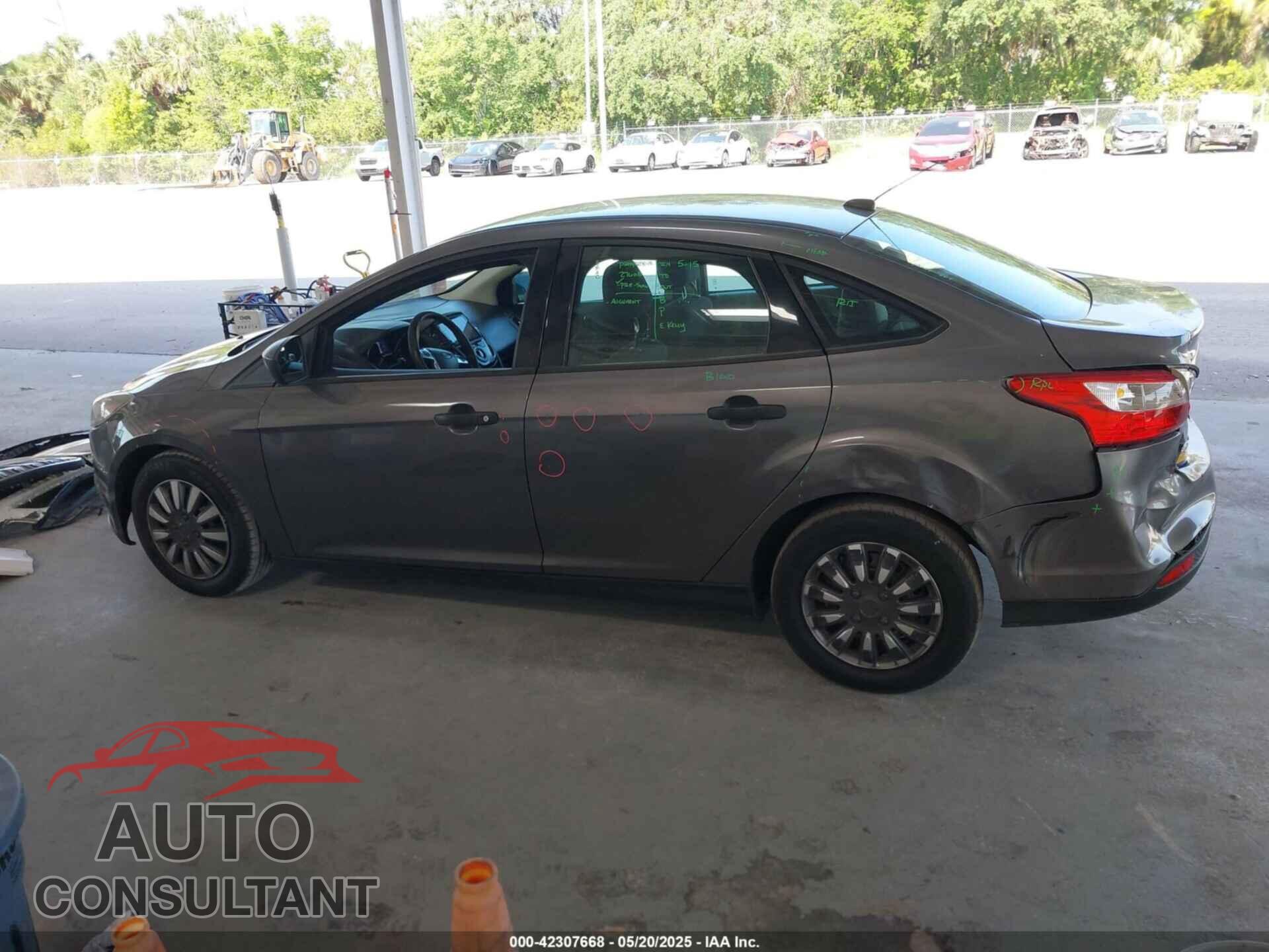 FORD FOCUS 2013 - 1FADP3E26DL187358