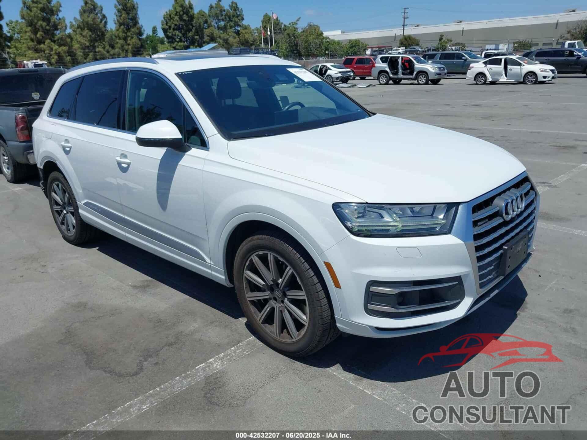 AUDI Q7 2018 - WA1VAAF78JD012947