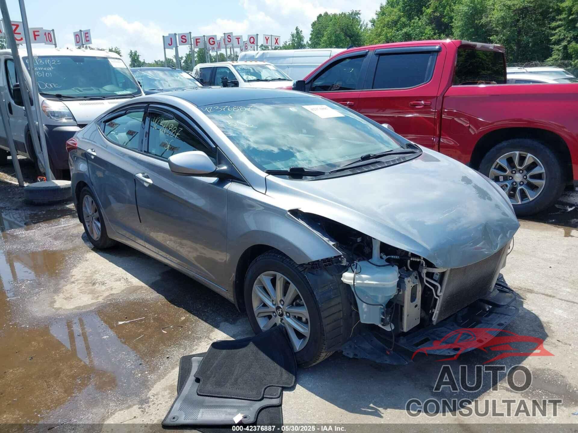 HYUNDAI ELANTRA 2015 - KMHDH4AE2FU223357
