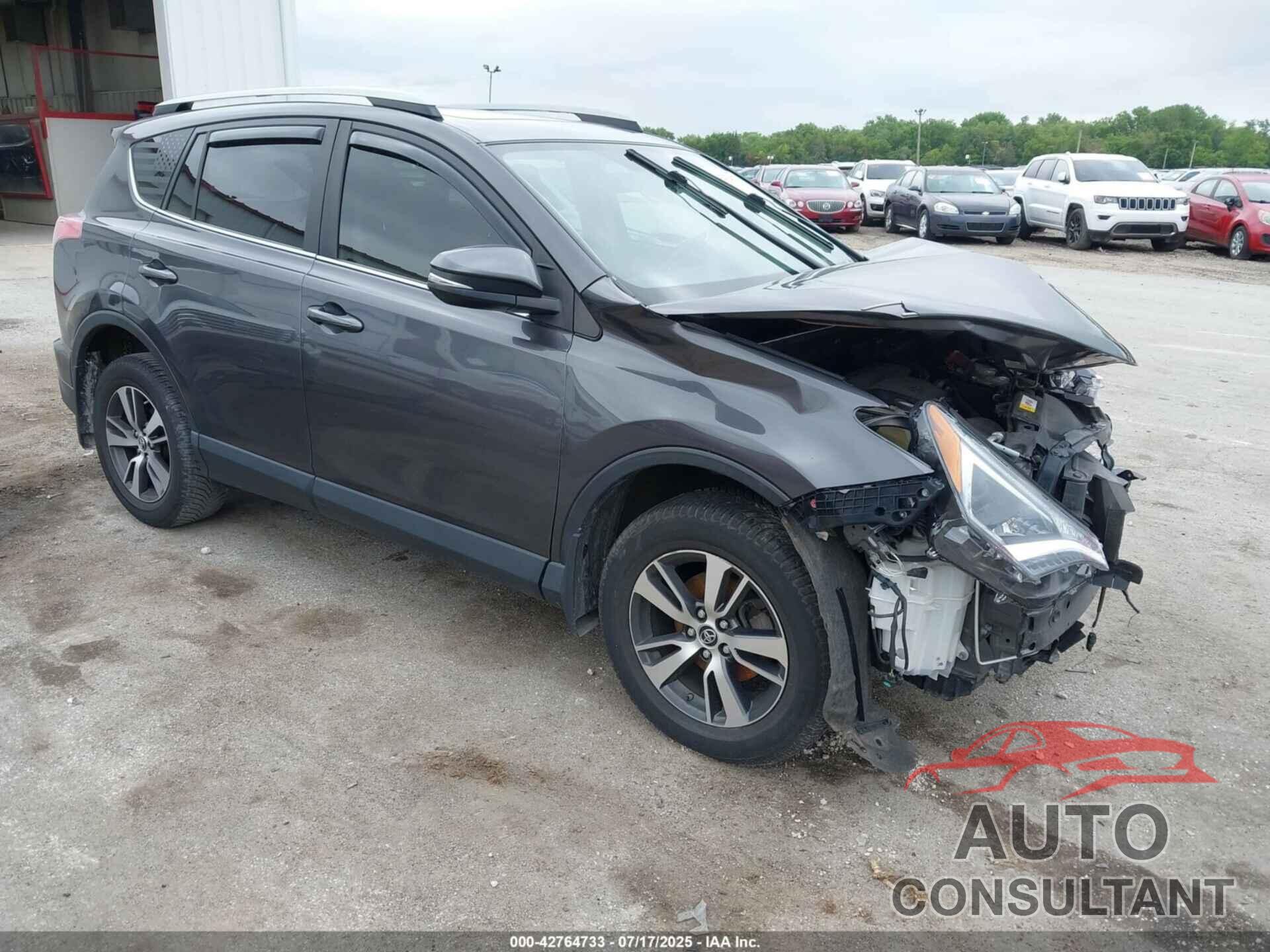 TOYOTA RAV4 2017 - JTMRFREV7HJ130863