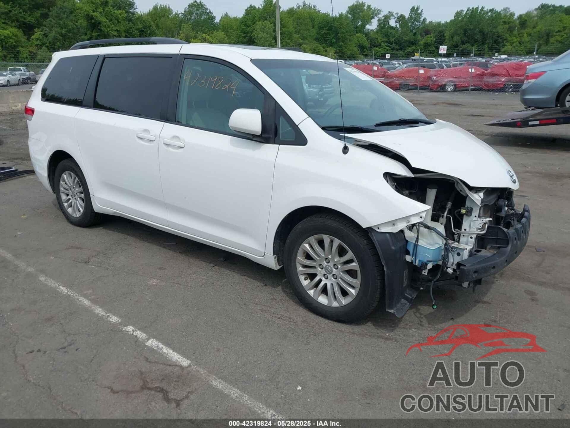 TOYOTA SIENNA 2011 - 5TDYK3DC2BS133121