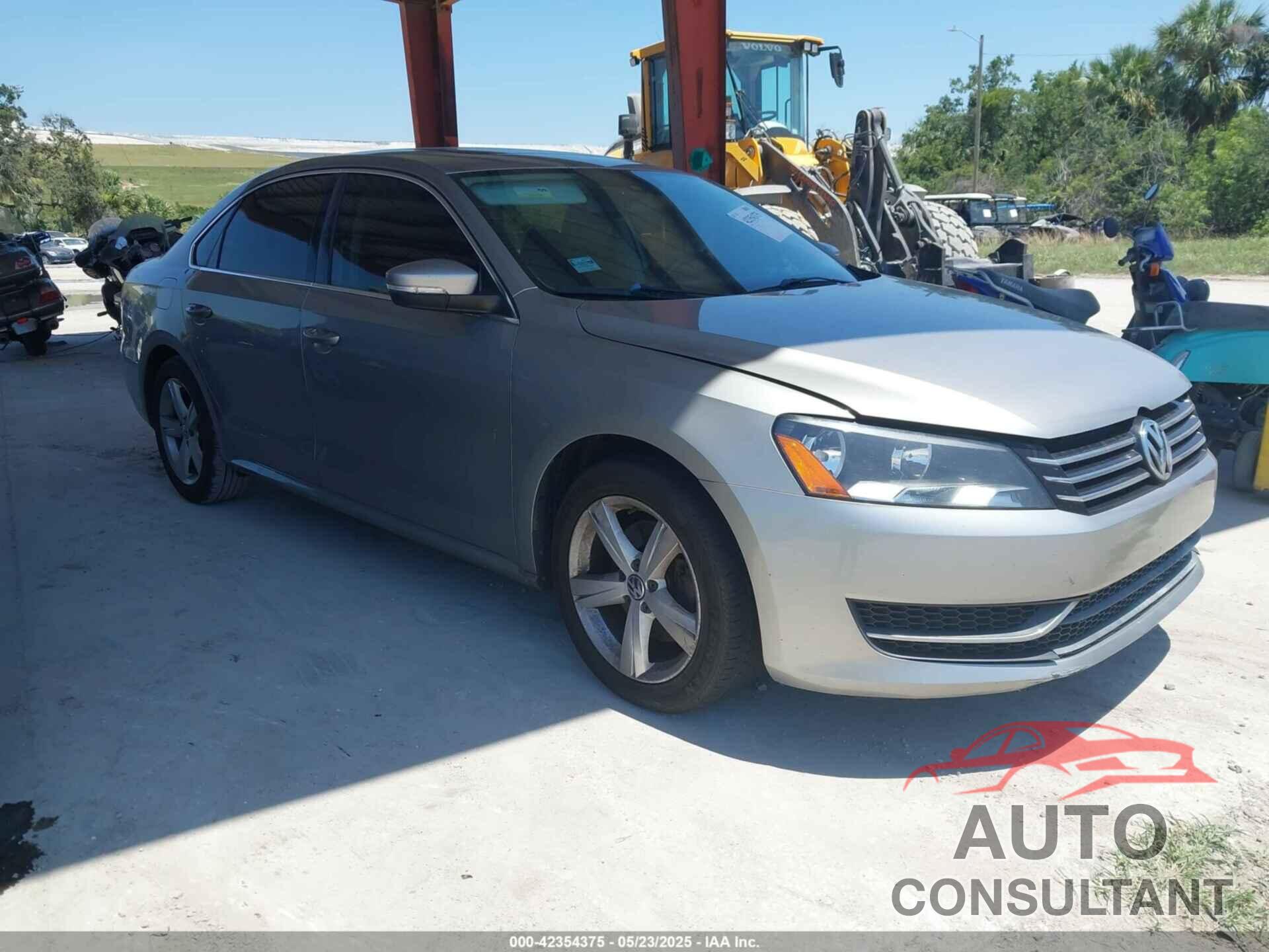 VOLKSWAGEN PASSAT 2013 - 1VWBH7A35DC021818