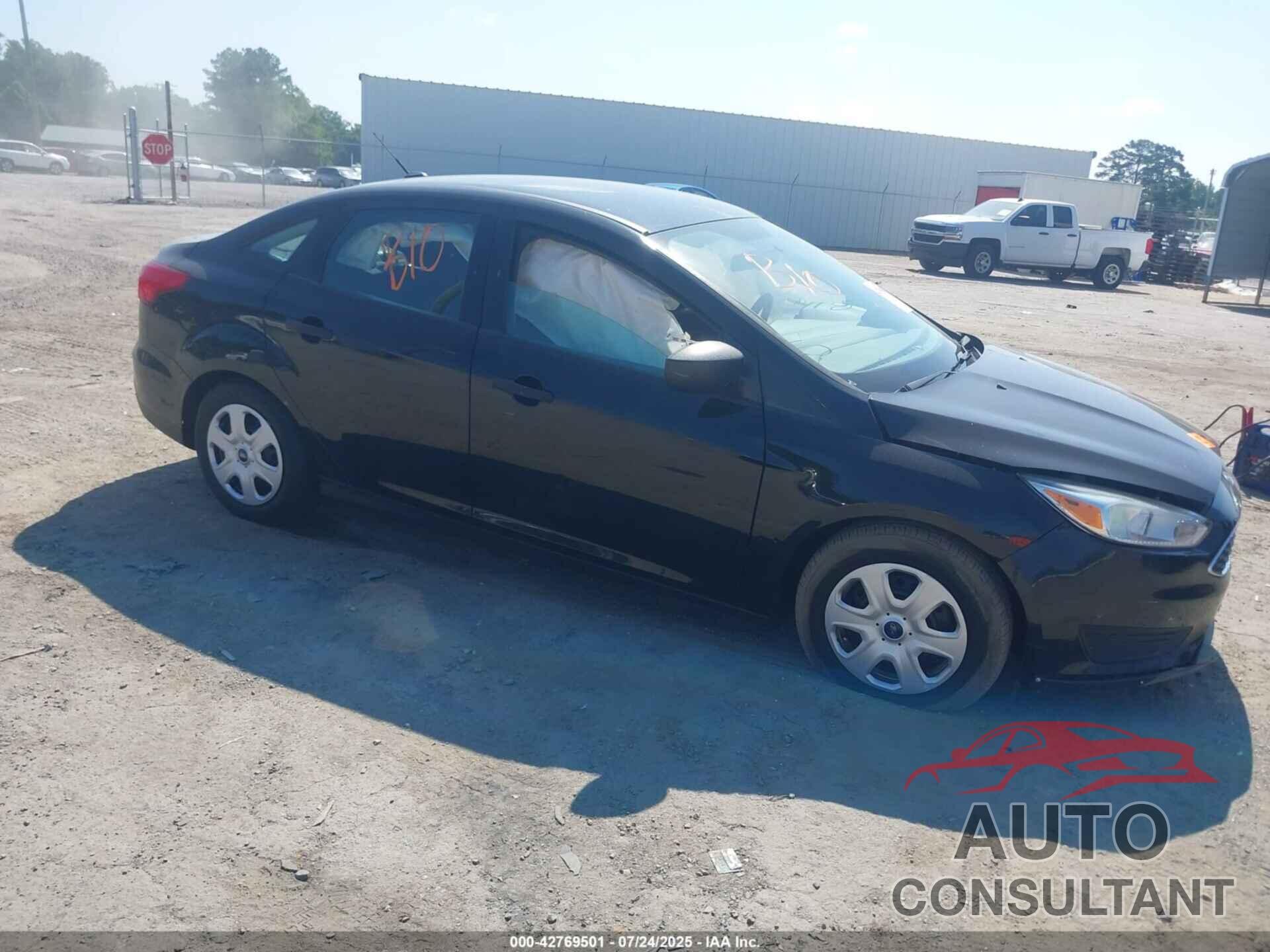 FORD FOCUS 2016 - 1FADP3E27GL242419