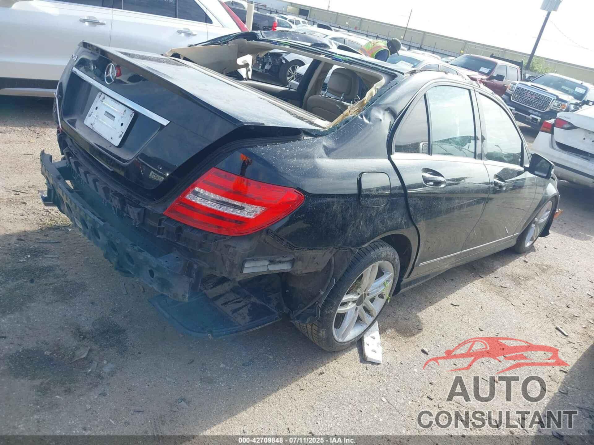 MERCEDES-BENZ C 250 2013 - WDDGF4HBXDR275022