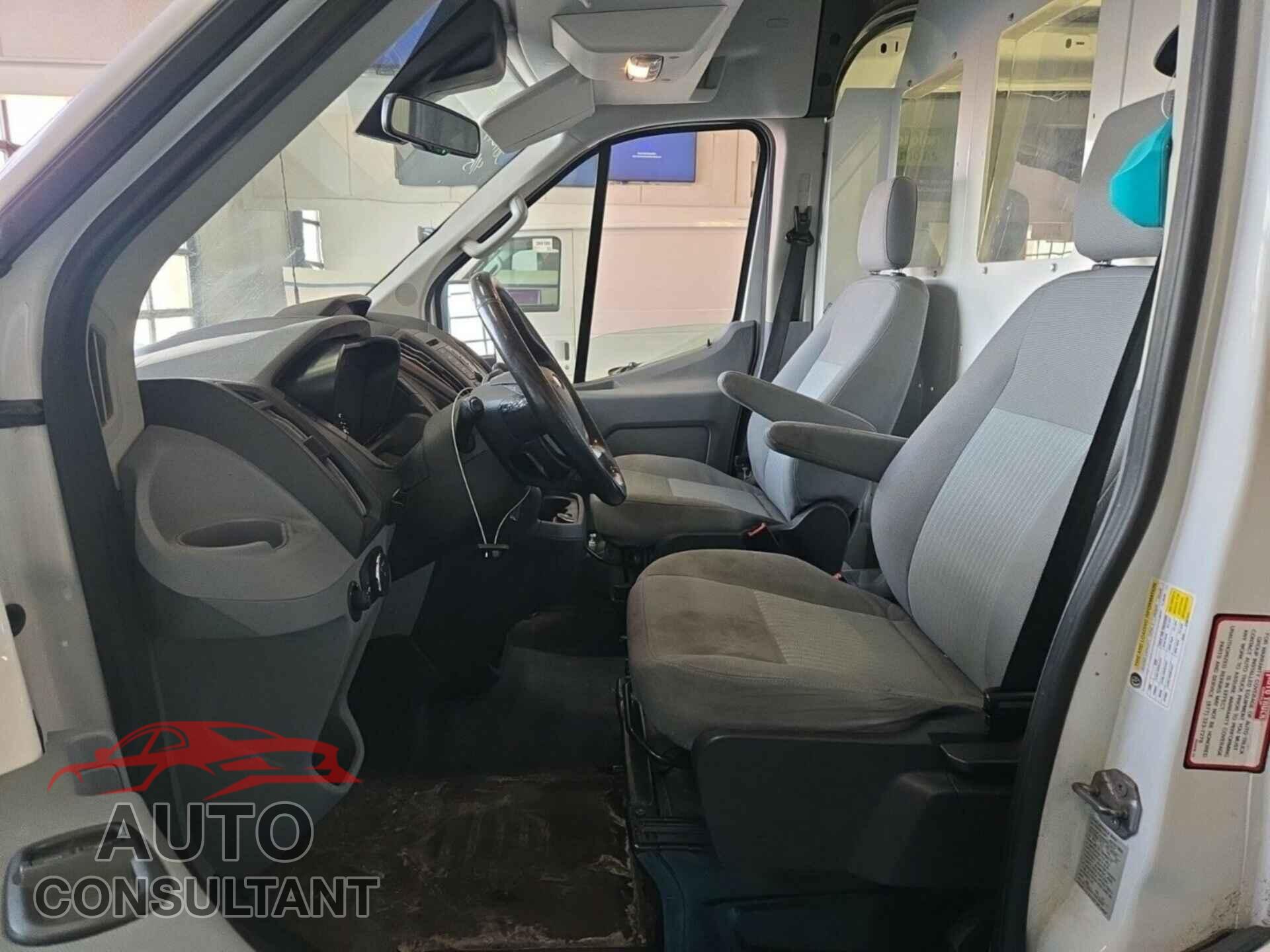 FORD TRANSIT 2017 - 1FTYR2XM2HKB48812