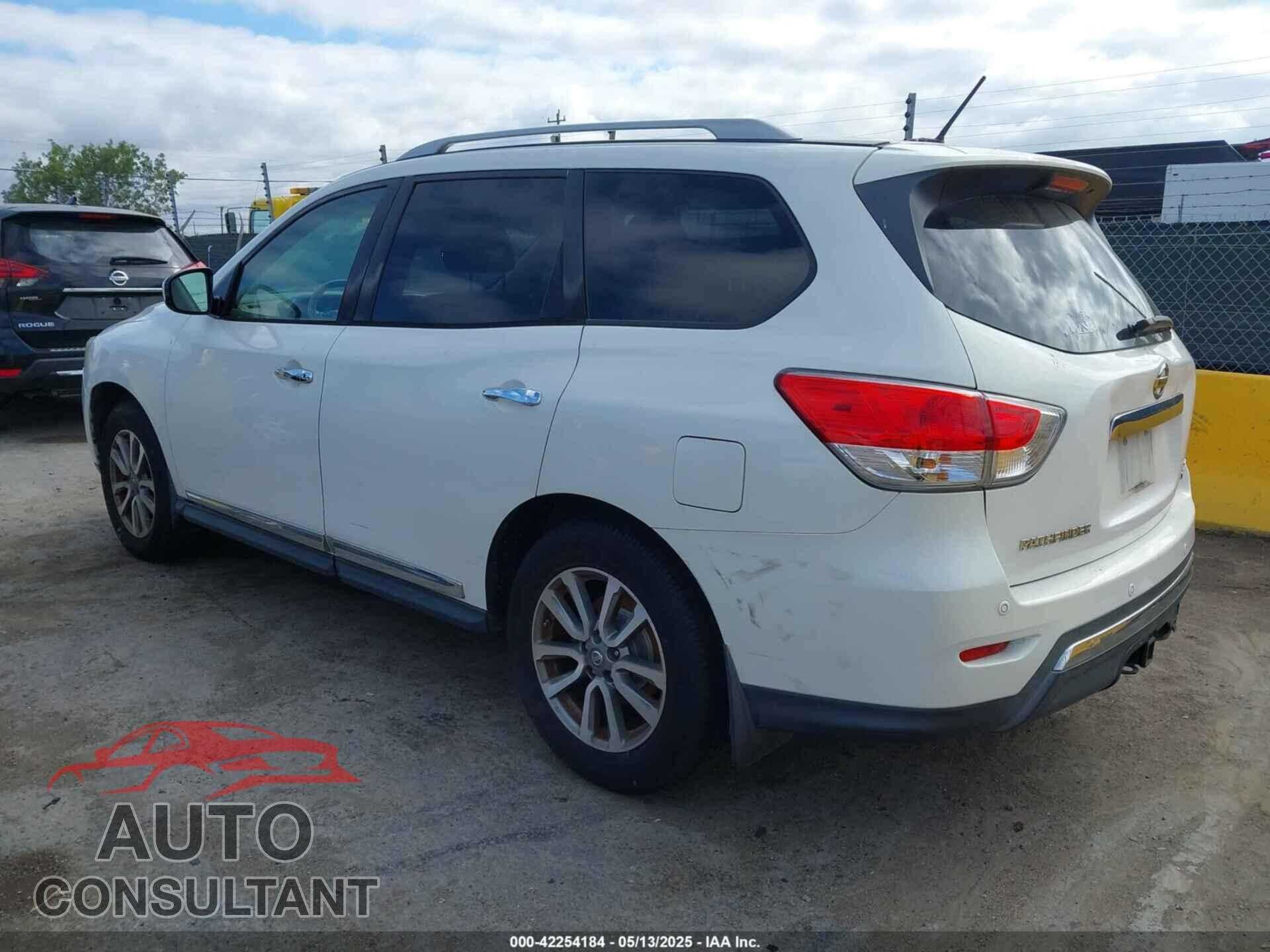 NISSAN PATHFINDER 2013 - 5N1AR2MM7DC611596