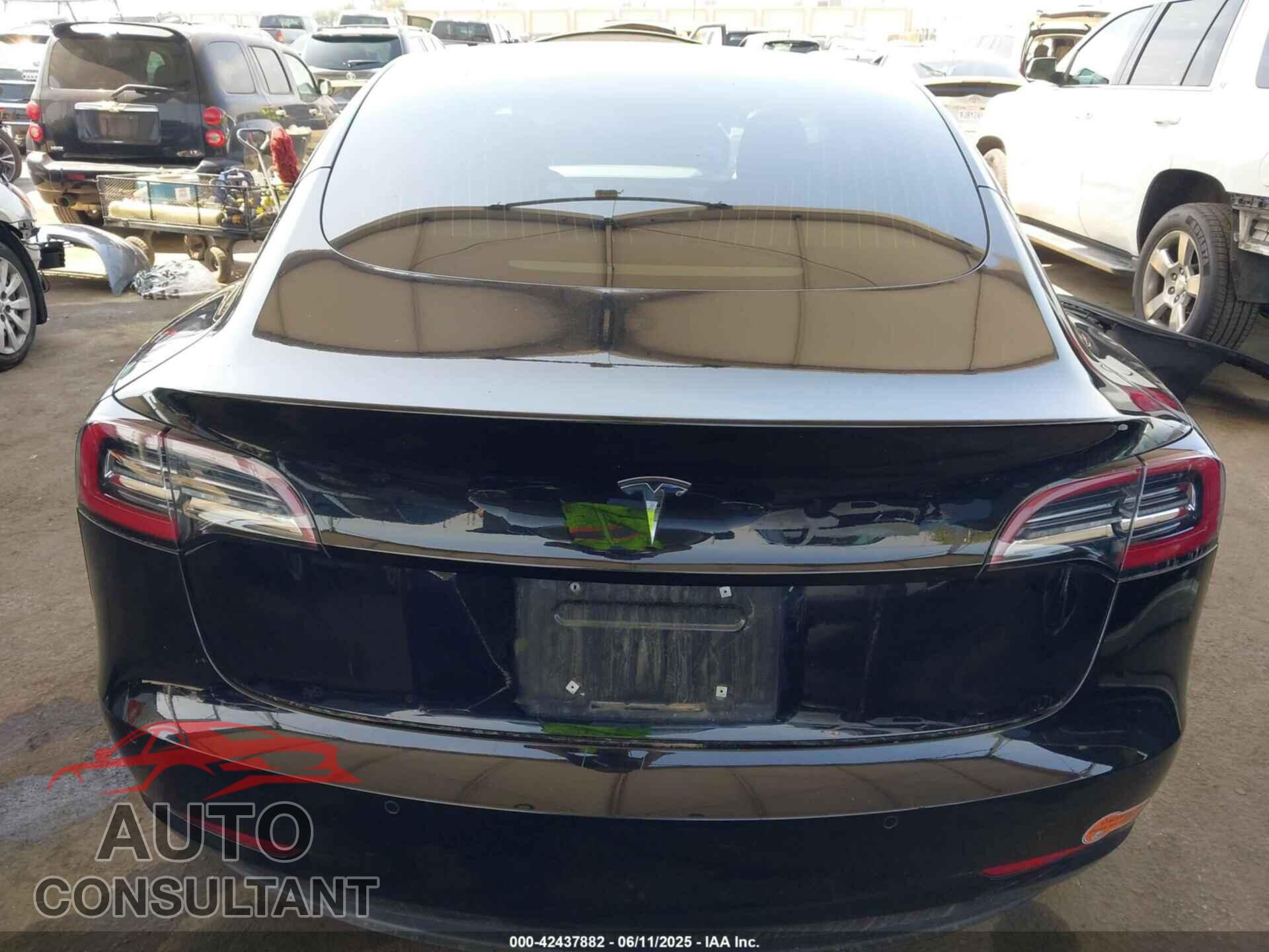 TESLA MODEL 3 2018 - 5YJ3E1EA5JF109014
