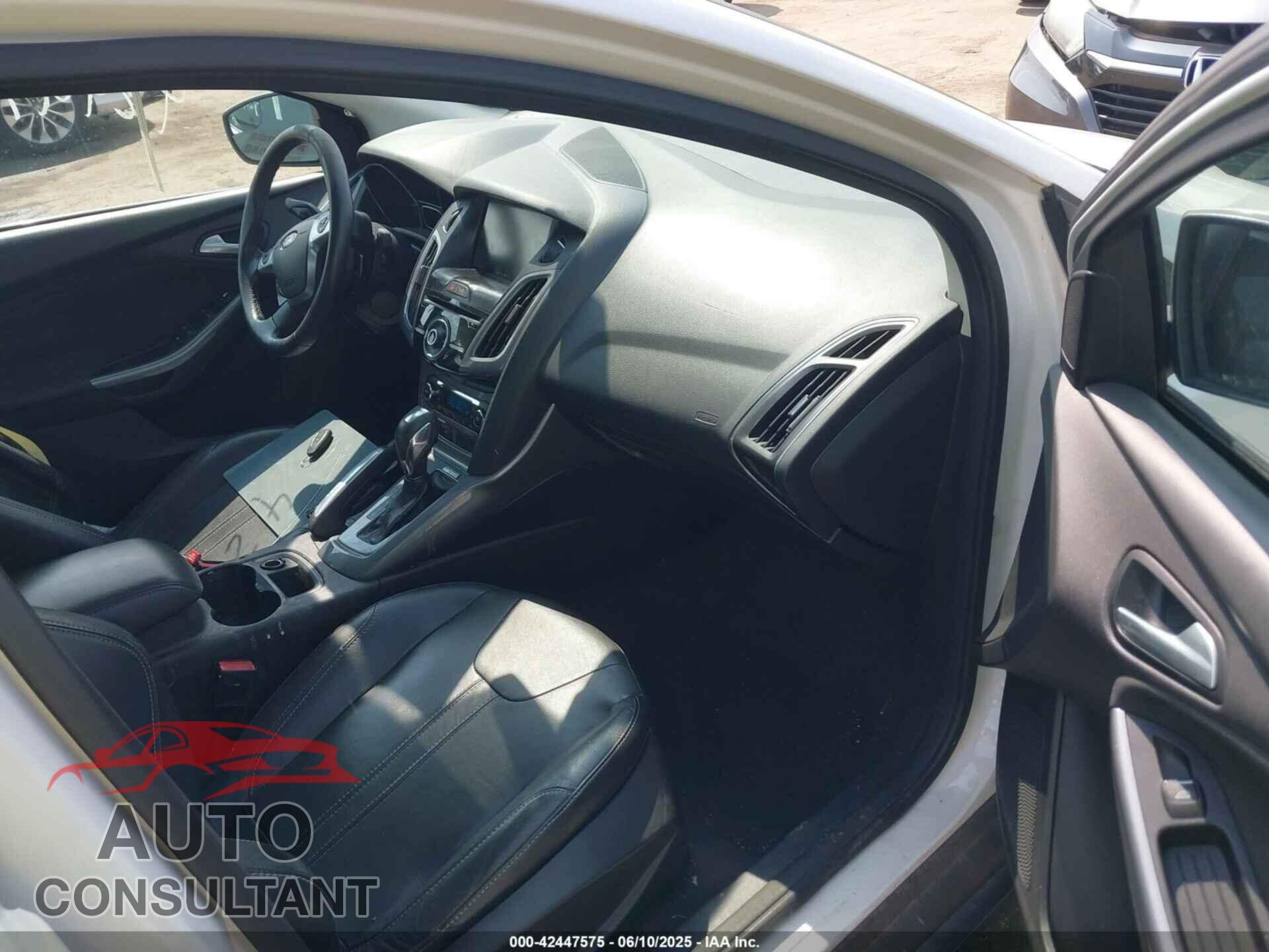 FORD FOCUS 2012 - 1FAHP3J26CL446128