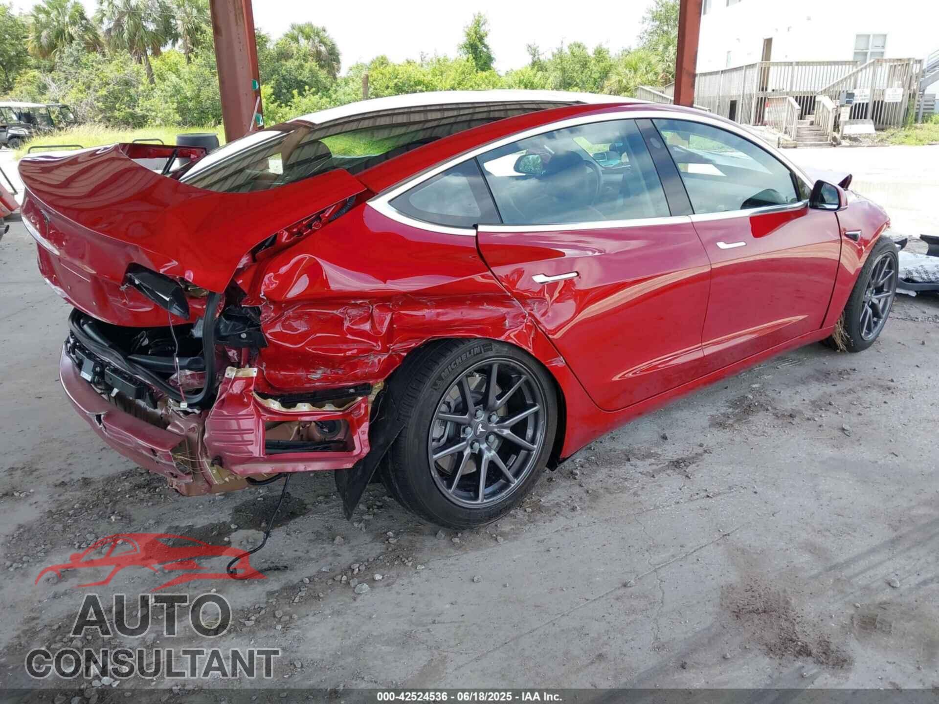 TESLA MODEL 3 2018 - 5YJ3E1EA5JF102743