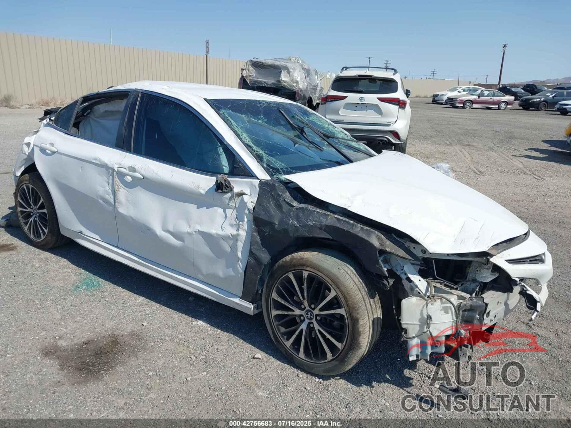 TOYOTA CAMRY 2018 - 4T1B11HKXJU083492