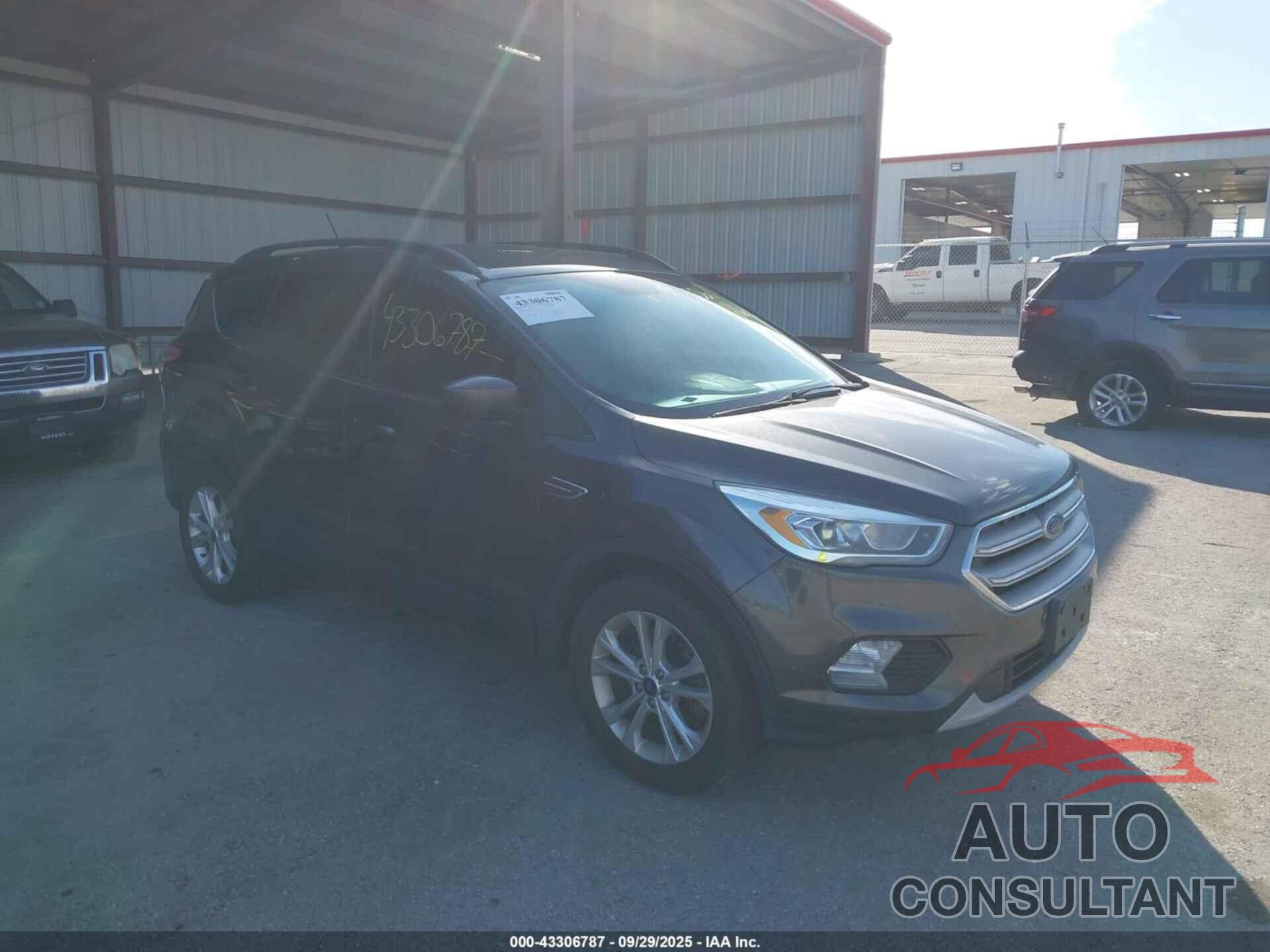 FORD ESCAPE 2018 - 1FMCU9HD2JUA93378