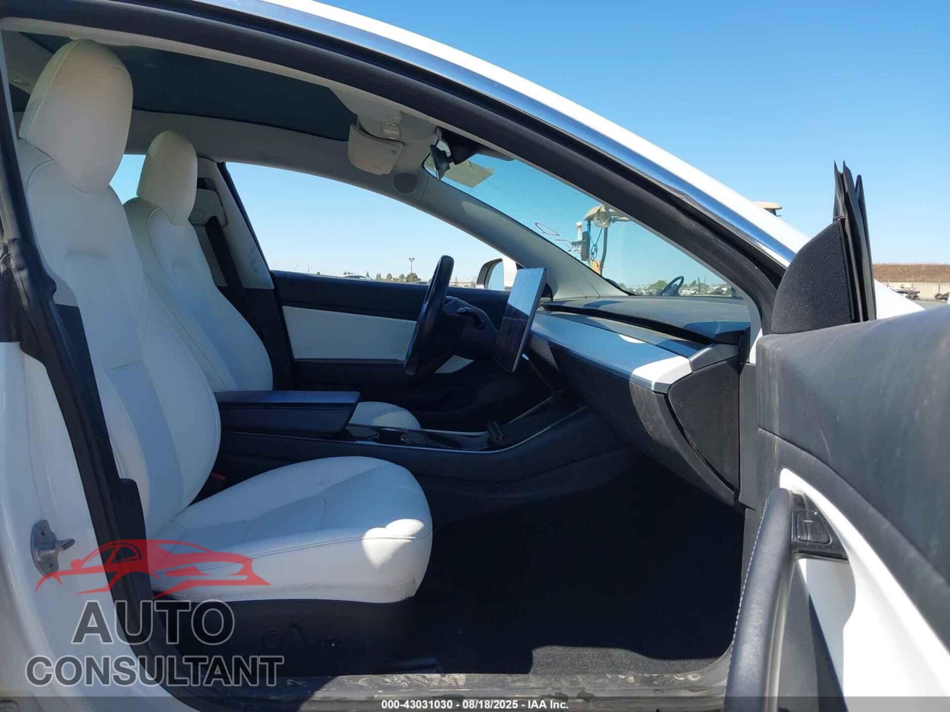TESLA MODEL 3 2018 - 5YJ3E1EA3JF155473