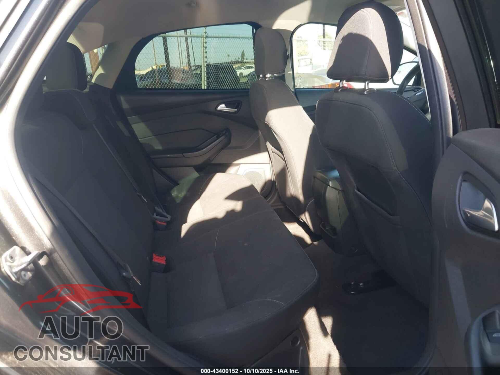 FORD FOCUS 2017 - 1FADP3FE3HL237552