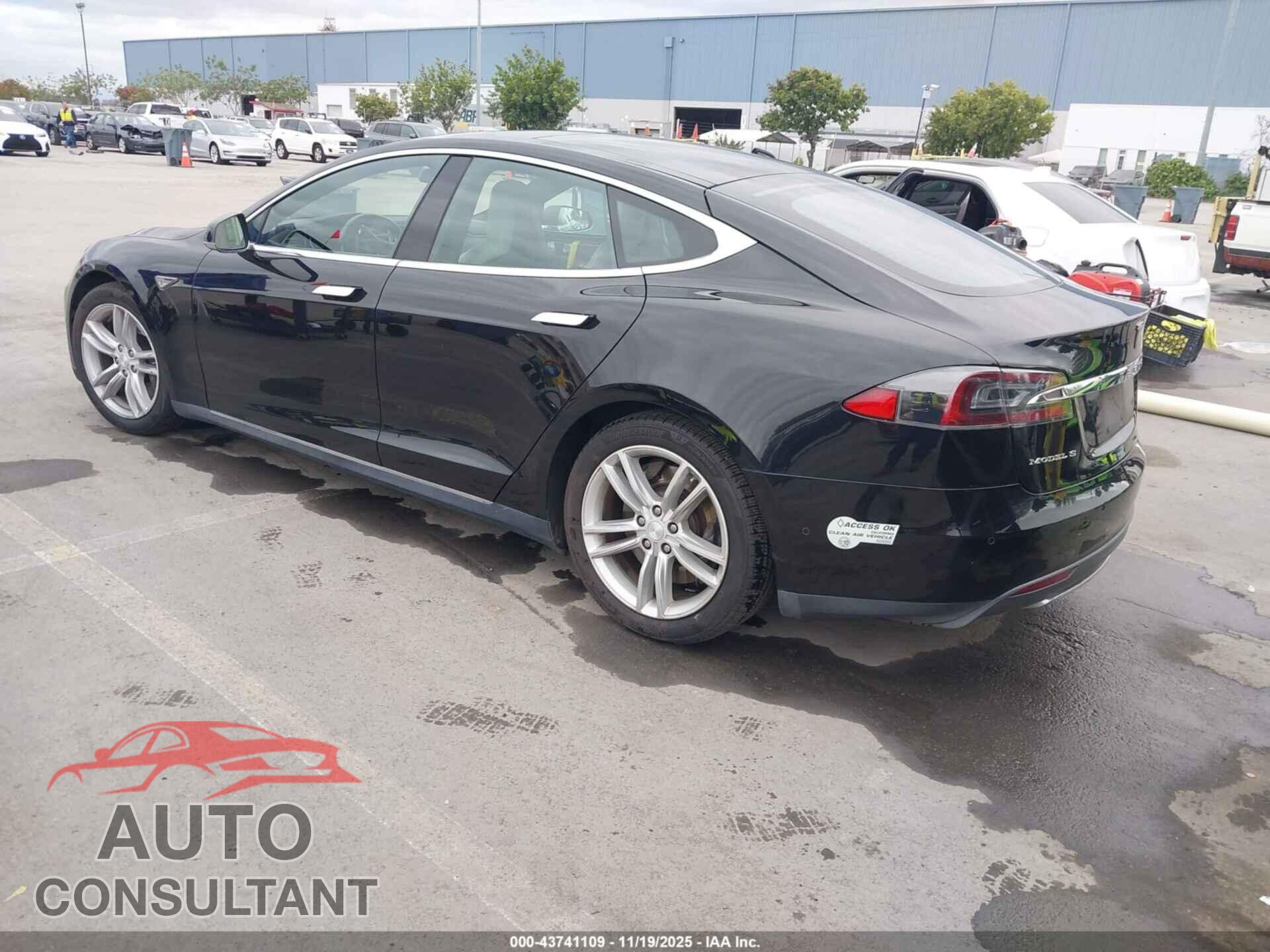 TESLA MODEL S 2015 - 5YJSA1E16FF107254
