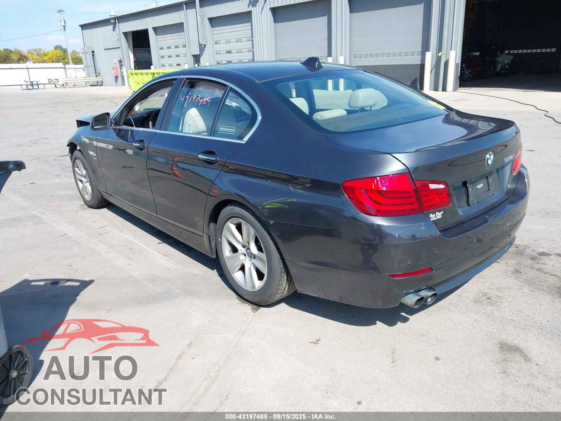 BMW 528I 2012 - WBAXH5C59CDW04782