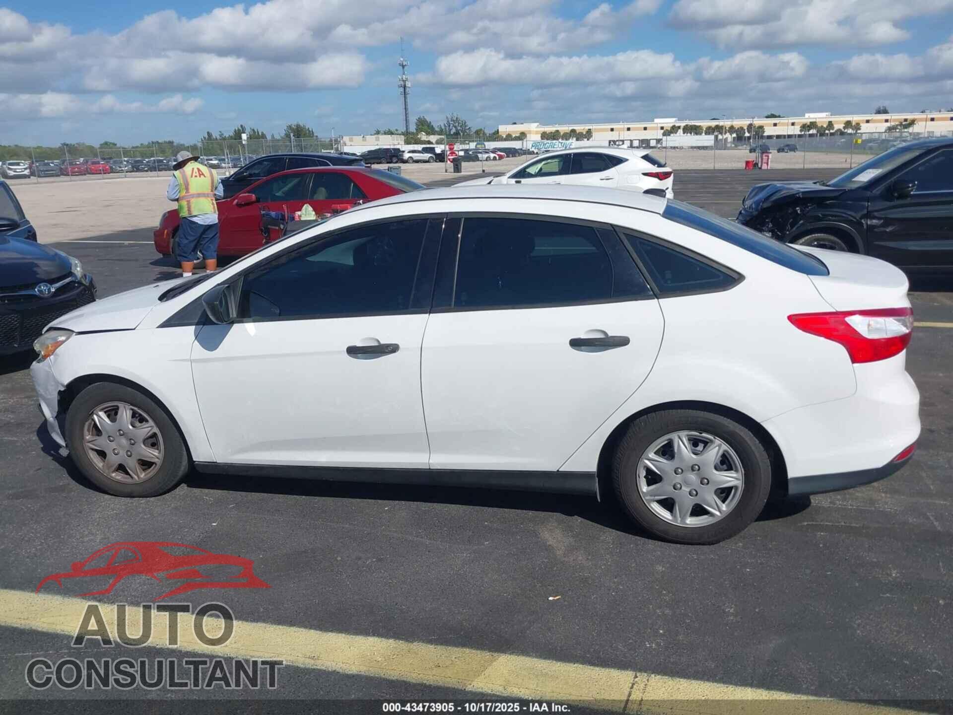 FORD FOCUS 2014 - 1FADP3E22EL225511