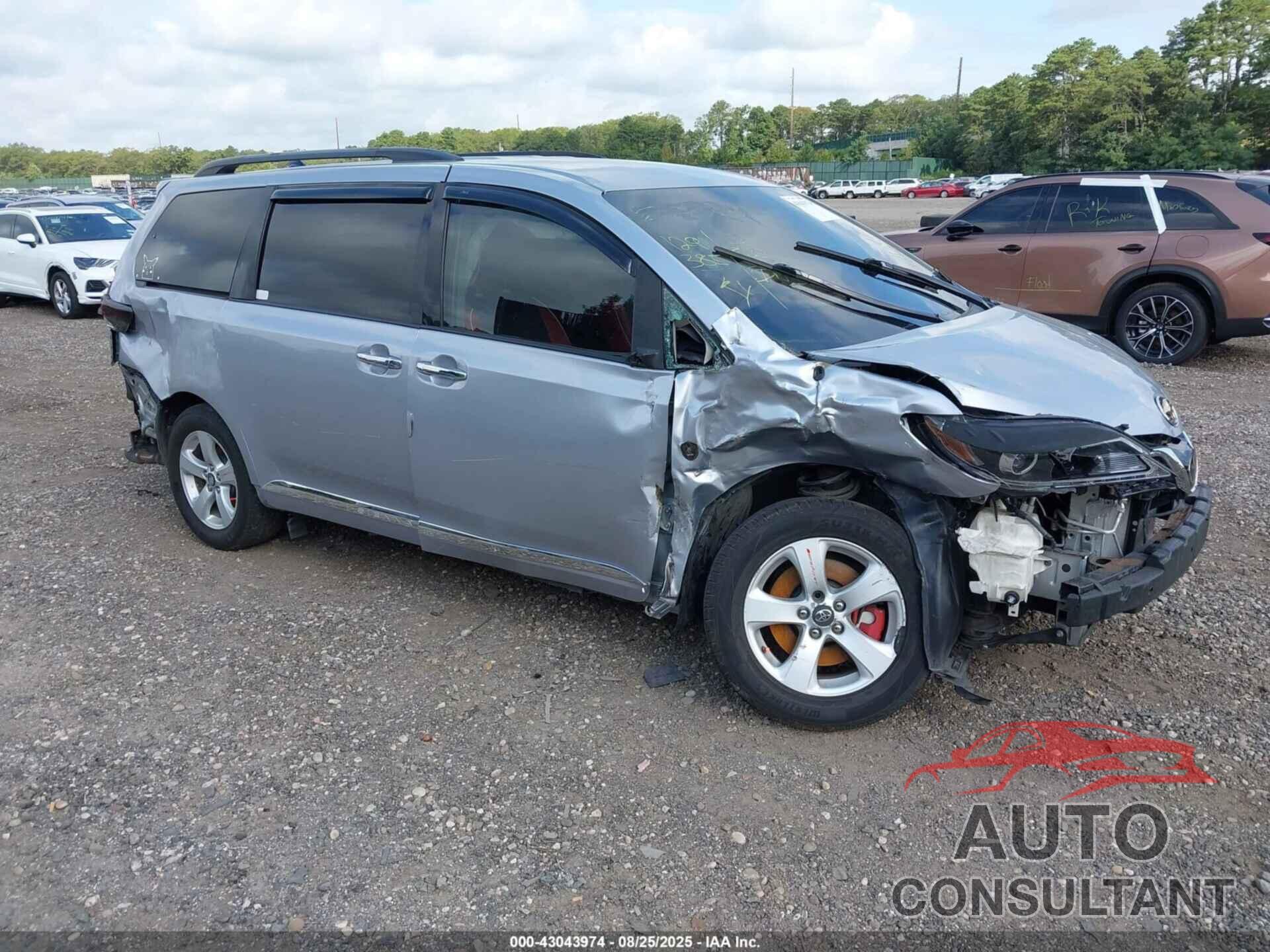 TOYOTA SIENNA 2011 - 5TDKK3DC1BS125663