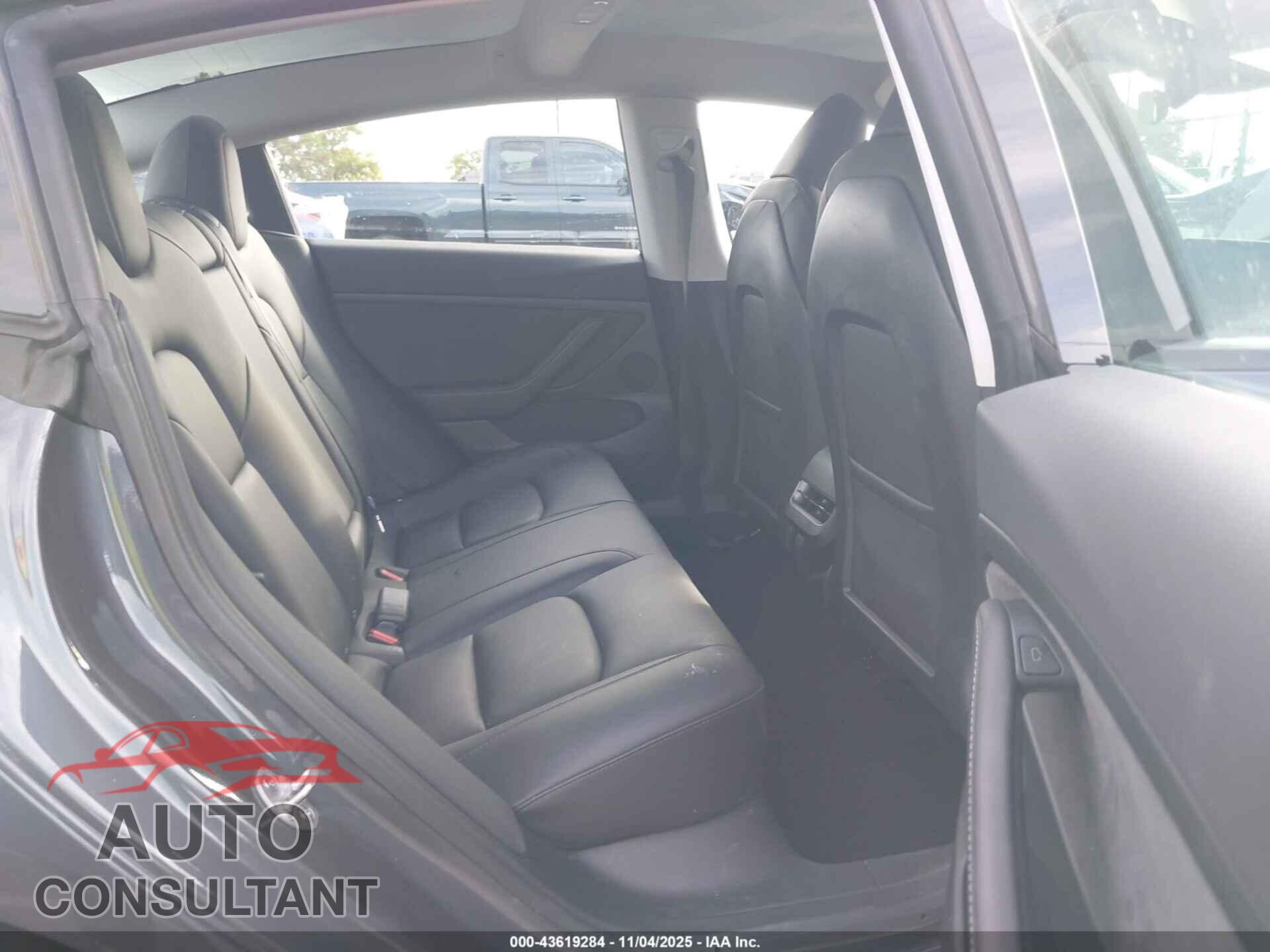 TESLA MODEL 3 2023 - 5YJ3E1EA2PF564539