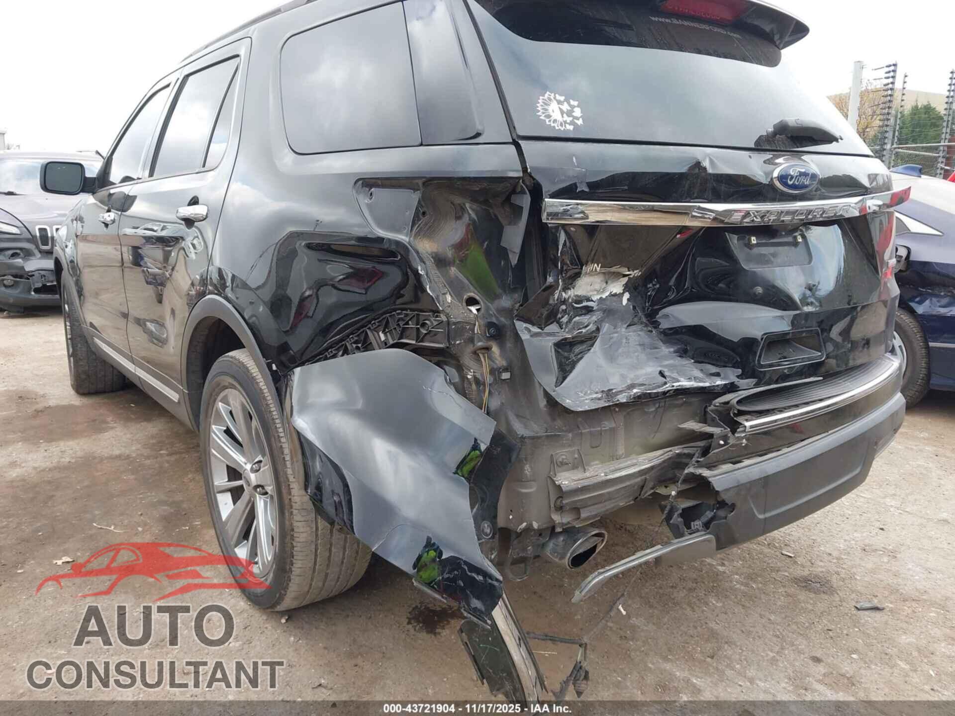 FORD EXPLORER 2018 - 1FM5K7FH0JGB39099