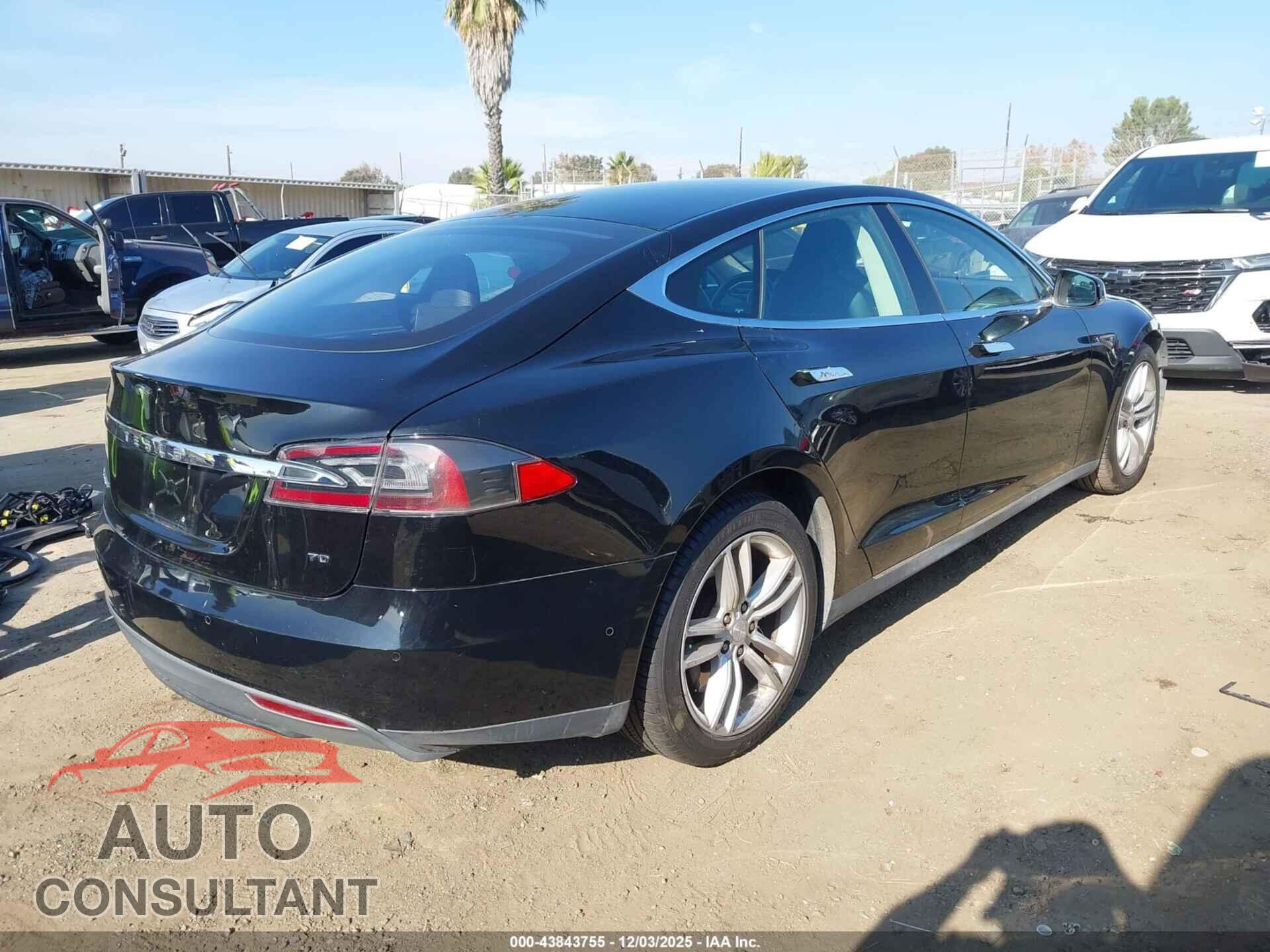 TESLA MODEL S 2015 - 5YJSA1E16FF113281