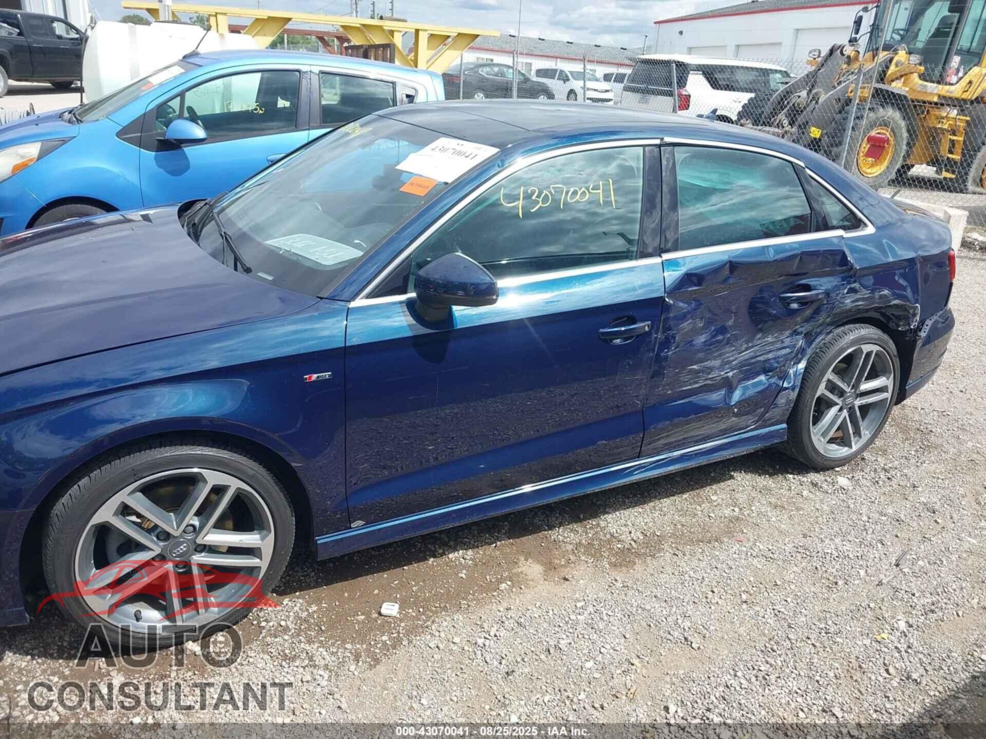 AUDI A3 2017 - WAUGUGFF7H1035676