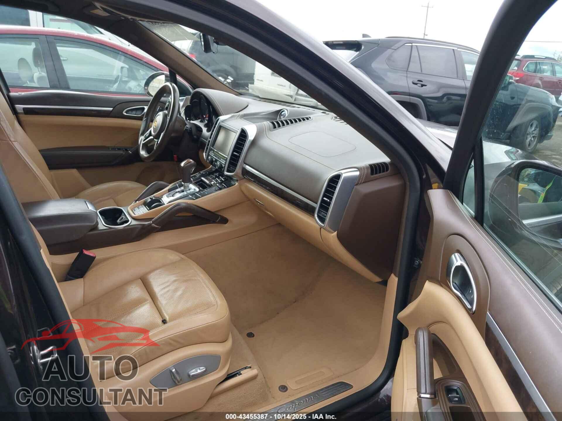 PORSCHE CAYENNE 2016 - WP1AA2A29GLA10966