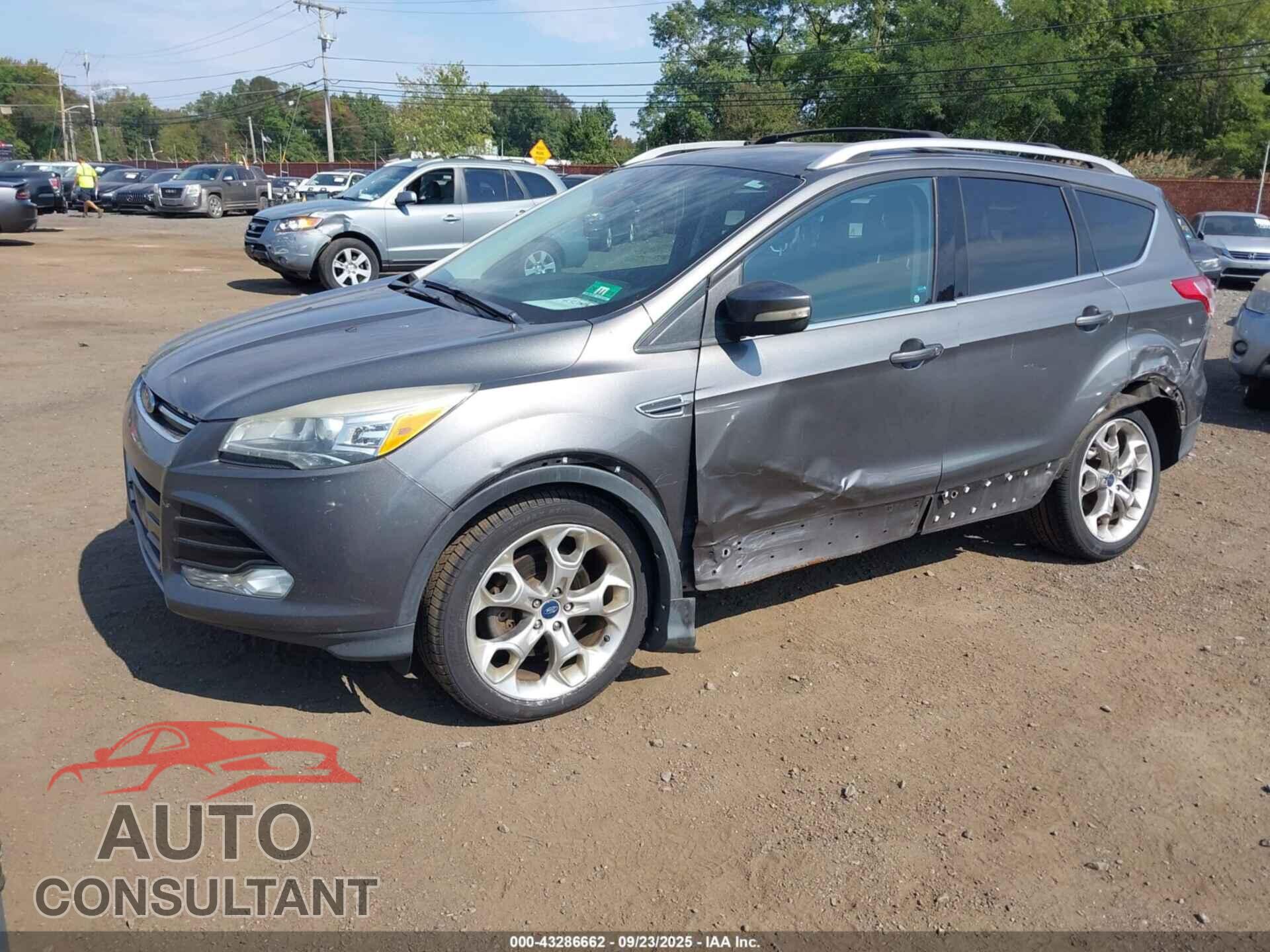 FORD ESCAPE 2013 - 1FMCU9J99DUB51397