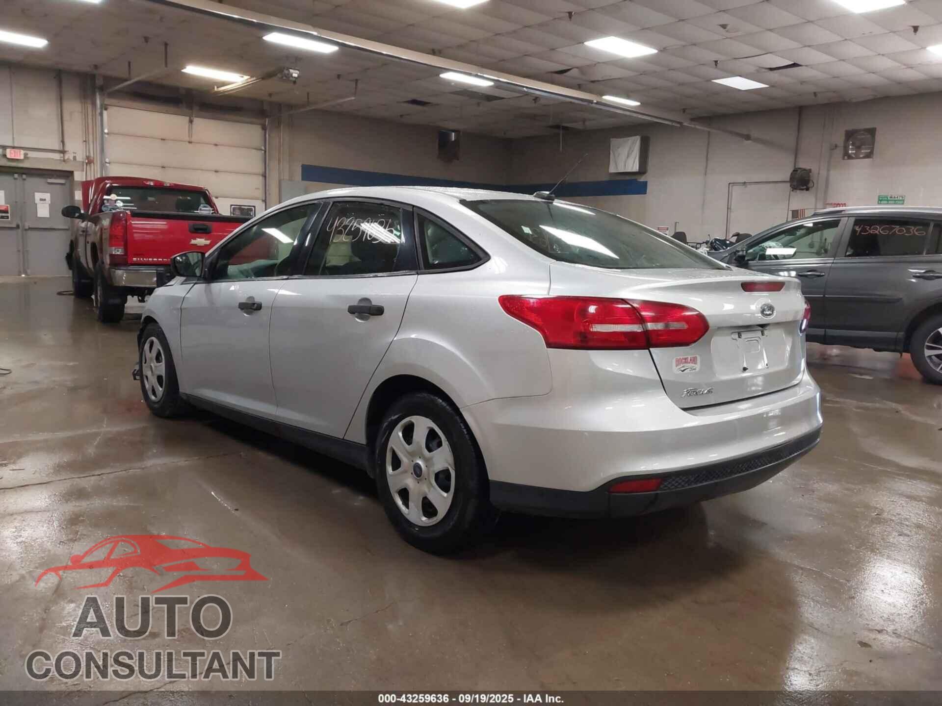 FORD FOCUS 2017 - 1FADP3E21HL212186